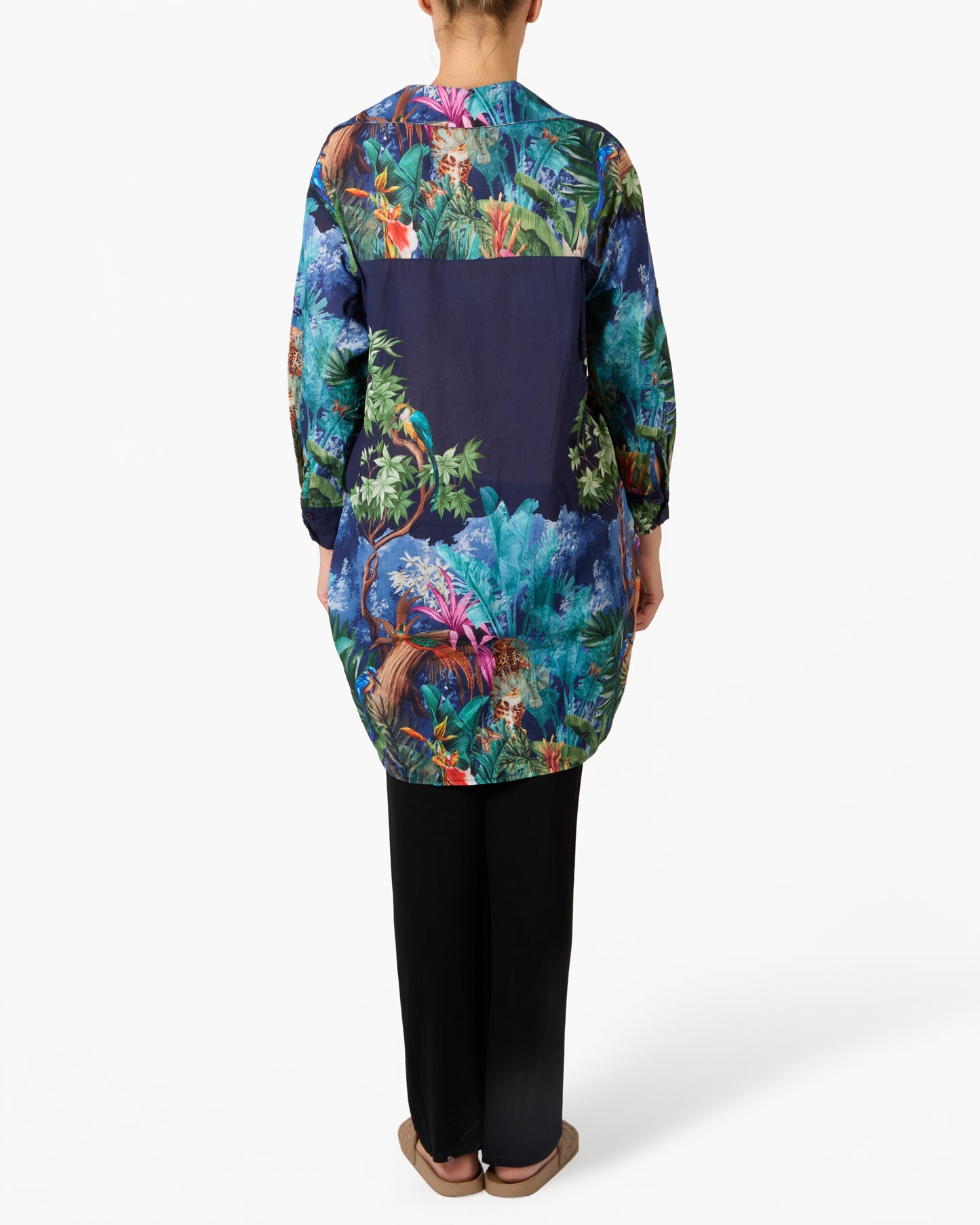 Blouse longue boutonnée à l’avant midnight imprimé jungle tropicale