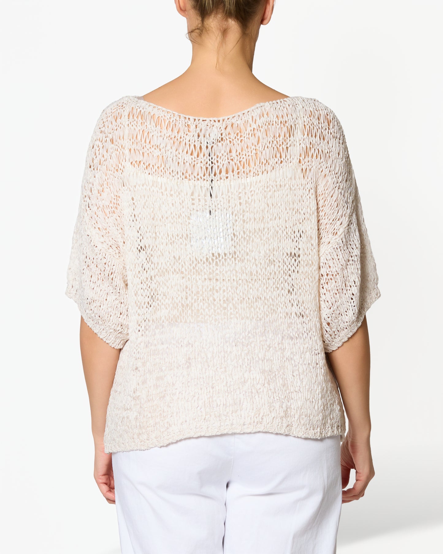Pull en crochet gris à encolure bateau et épaules tombantes