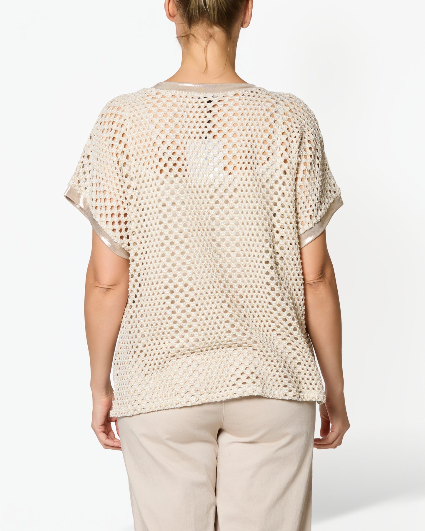 Pullover beige en crochet à manches courtes avec bordure effet foil et ourlet asymétrique