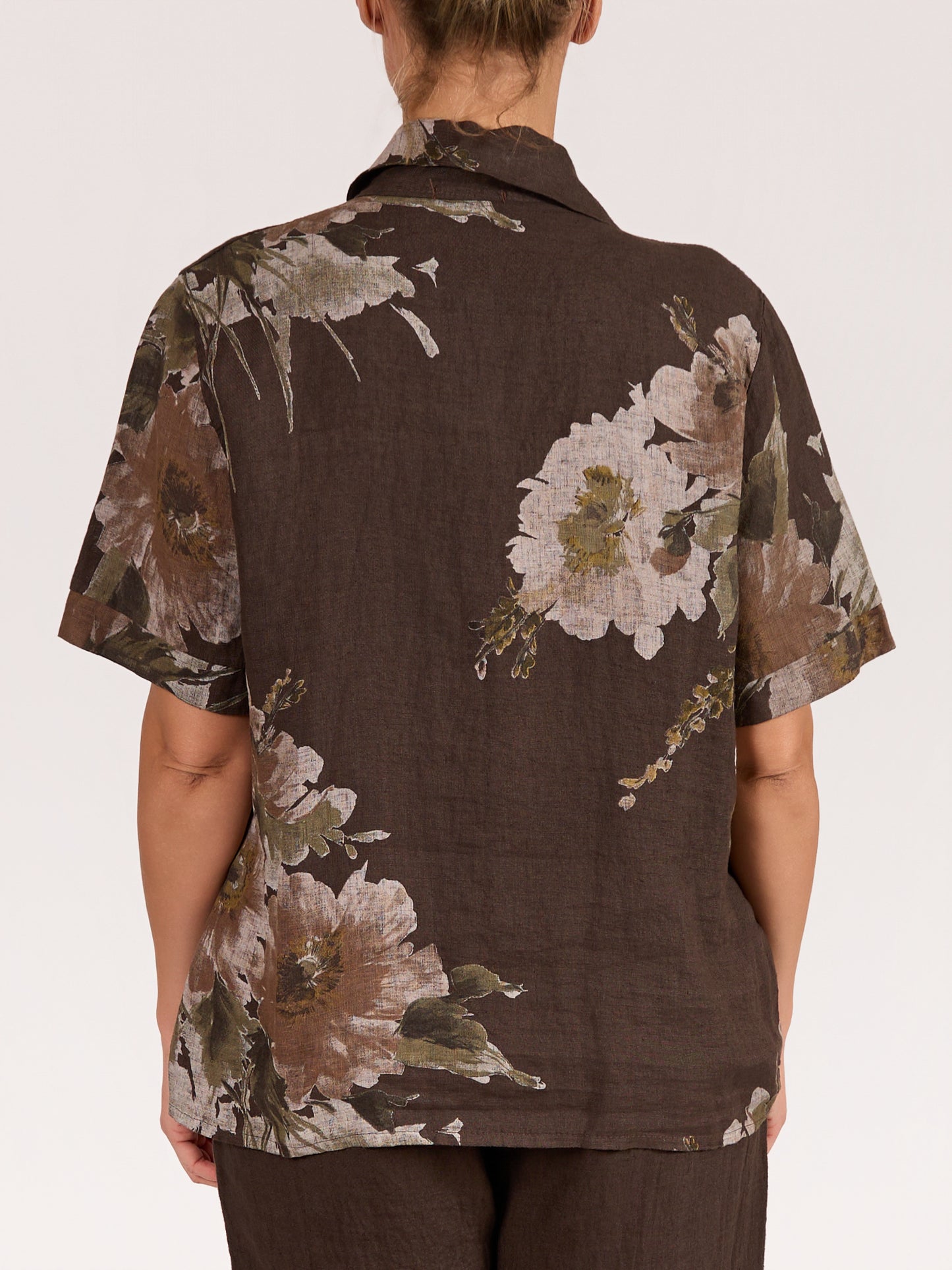 Blouse espresso imprimé floral à 2 poches boutonnée