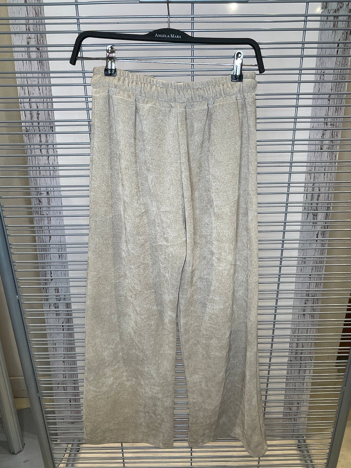 Pantalon à jambe large en maille chenille avec cordon de serrage – beige