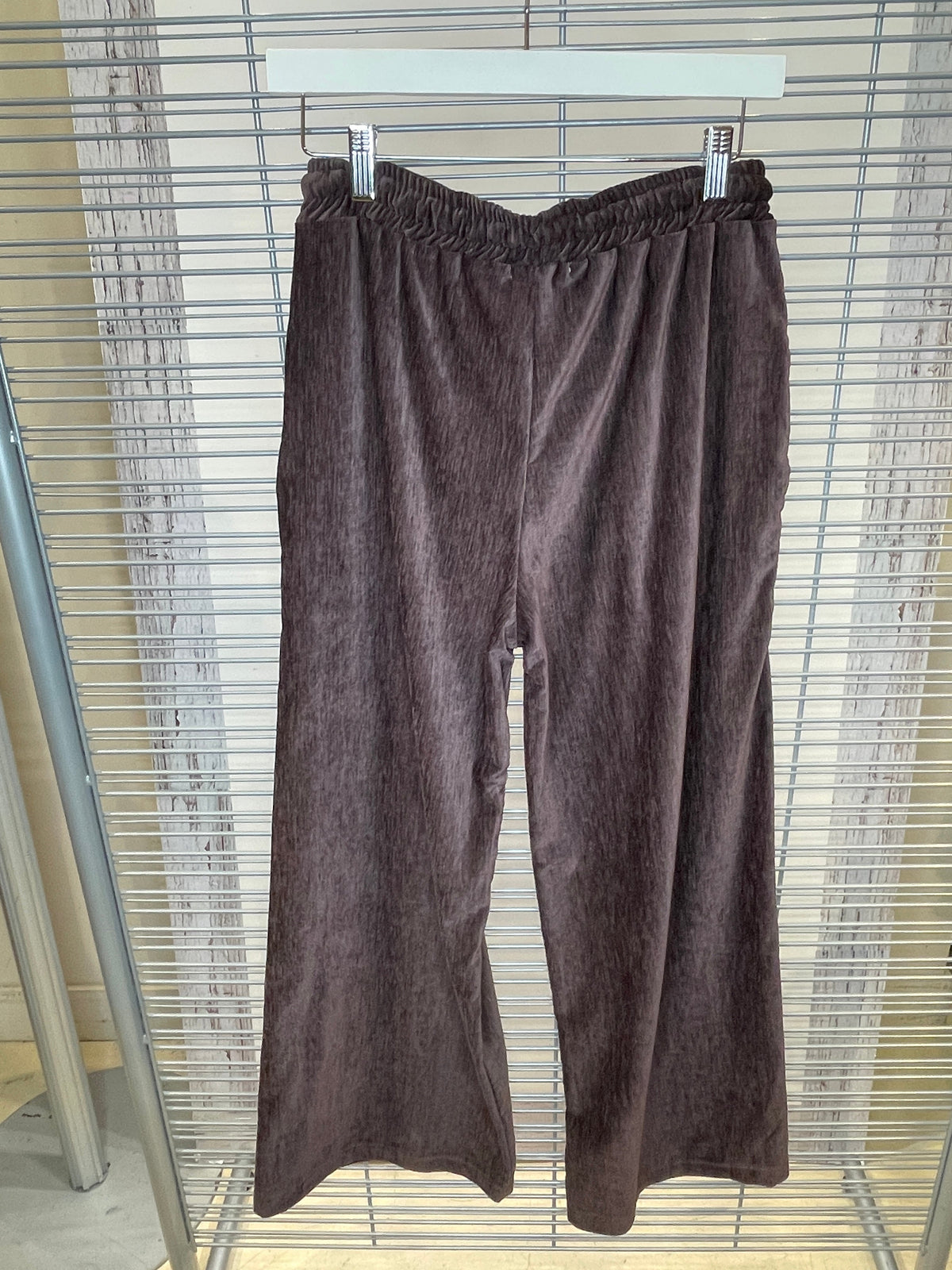 Pantalon à jambe large en velours froissé avec cordon de serrage – brun