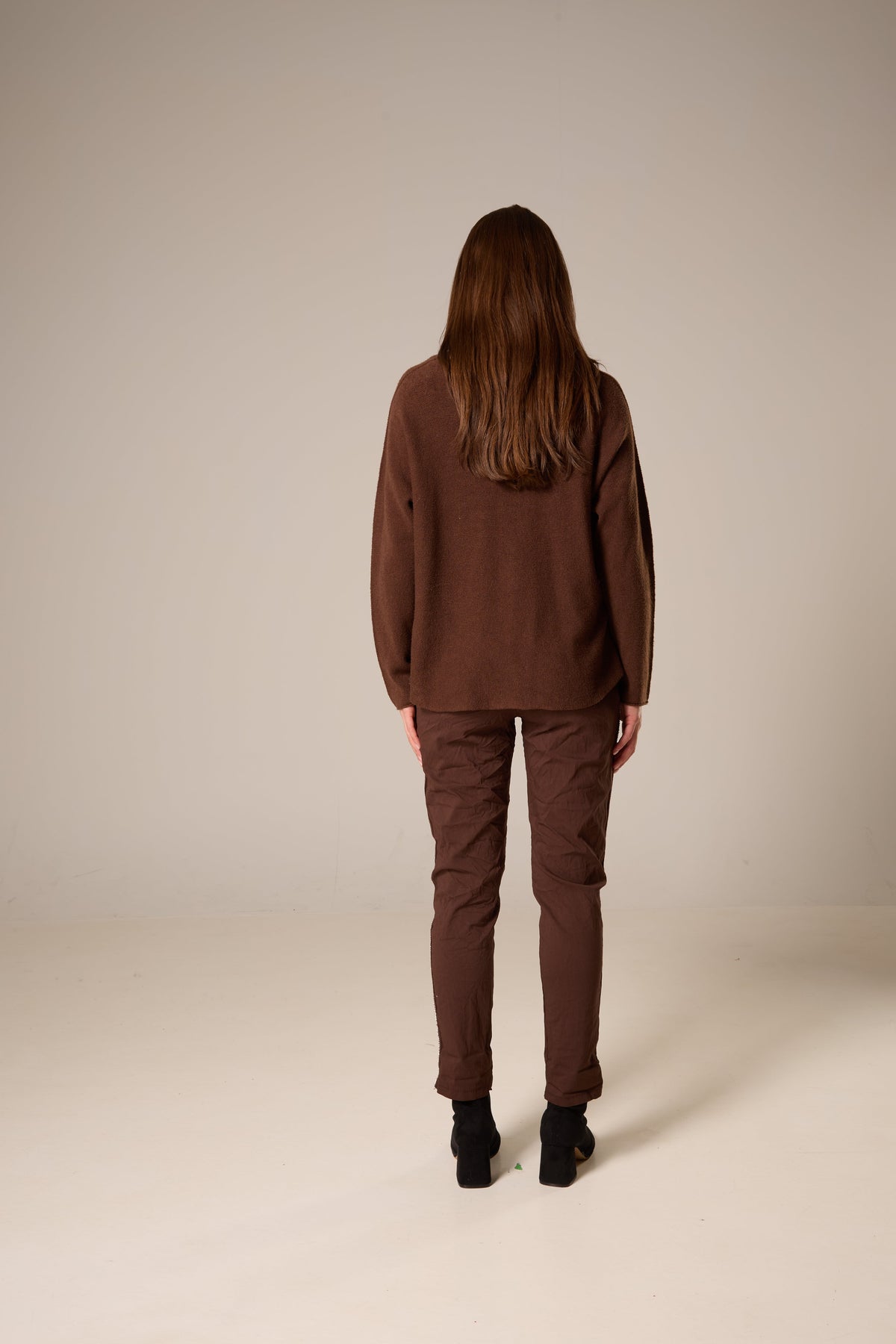 Lightweight Wide V-Neck Knit Sweater – Espresso