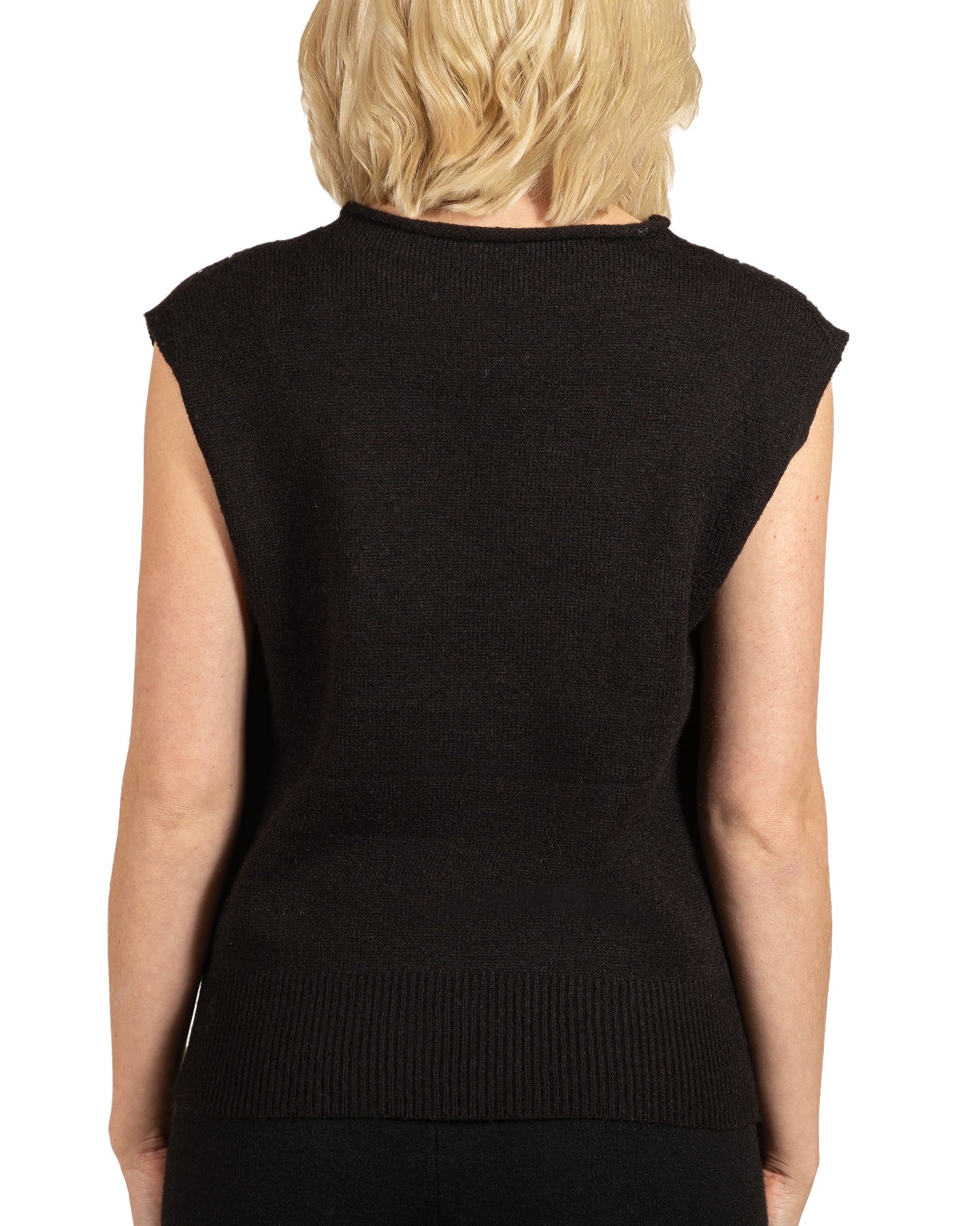 Haut noir sans manches à col rond