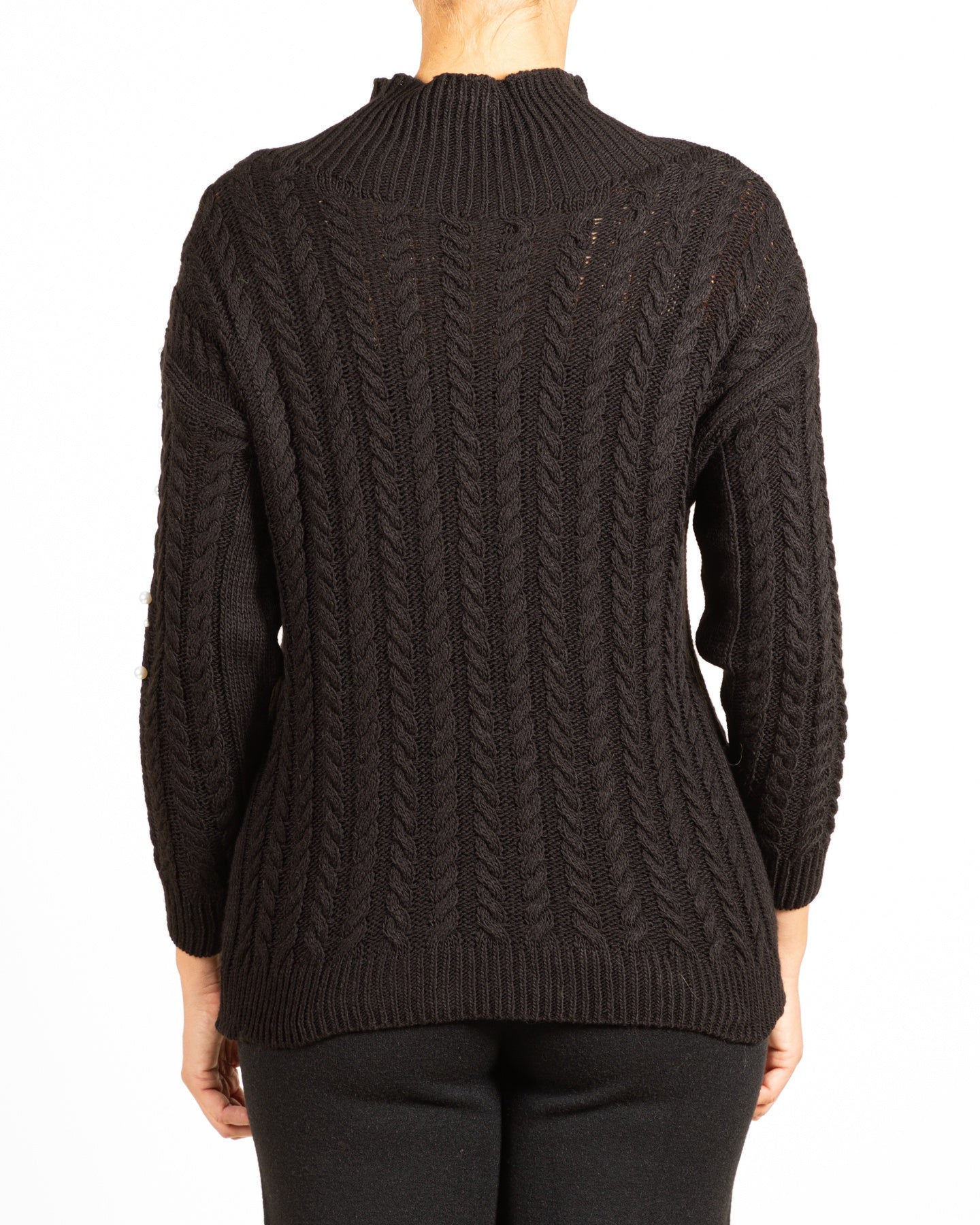Pull noir à col montant et détails de perles aux épaules, en maille torsadée
