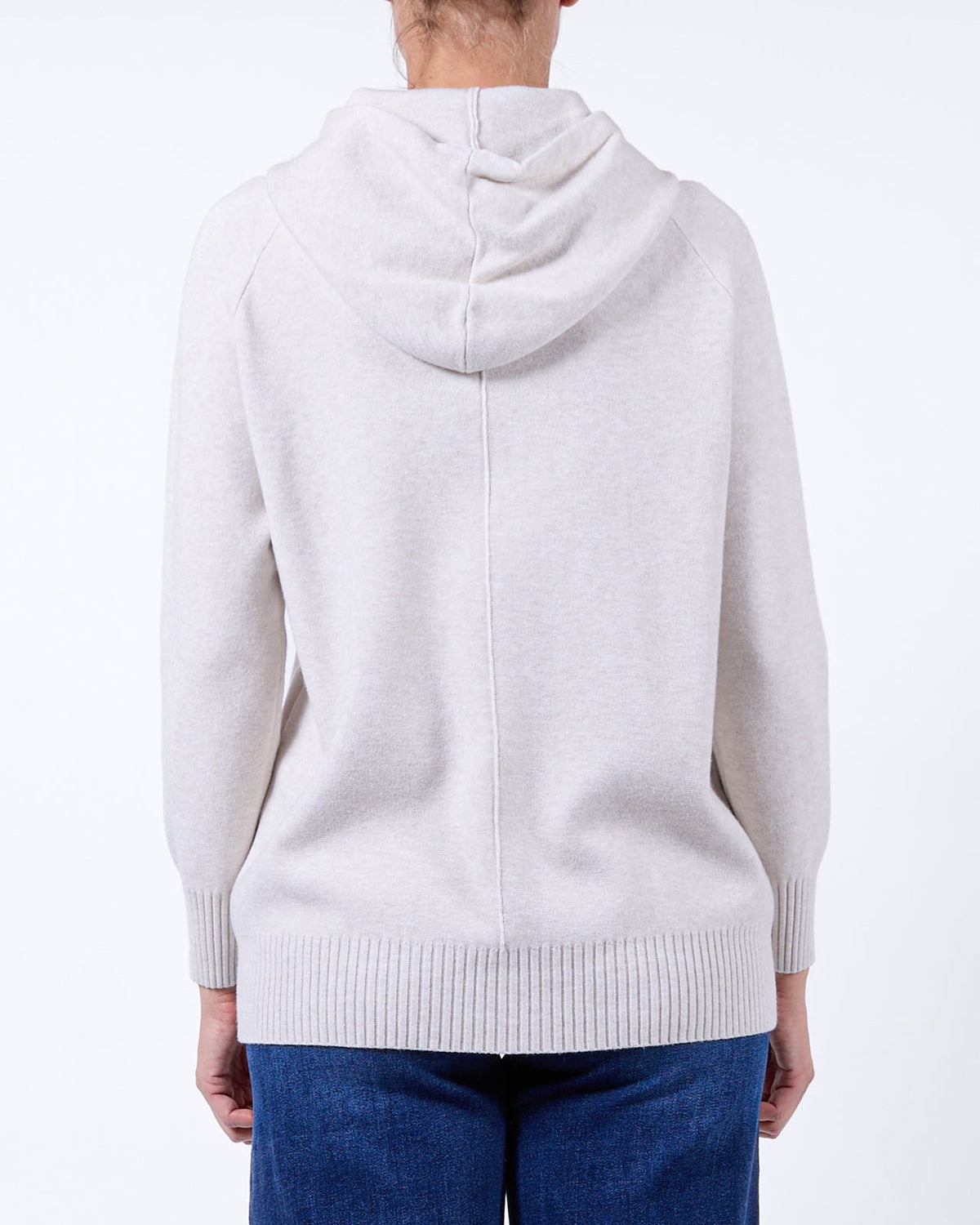 Pull beige à capuche, cordon de serrage, poche kangourou, manches longues et finitions côtelées