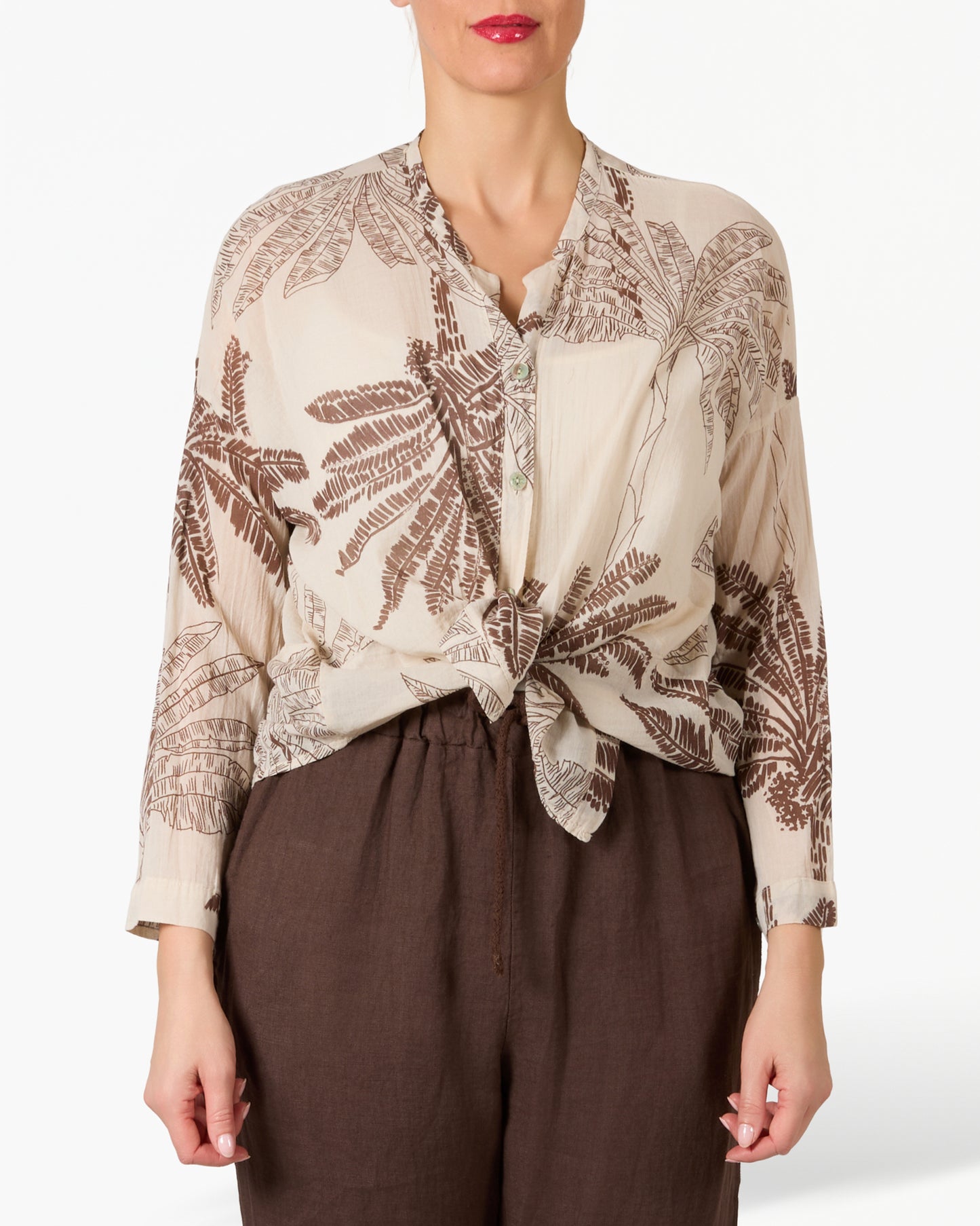 Blouse boutonnée imprimé palmier beige