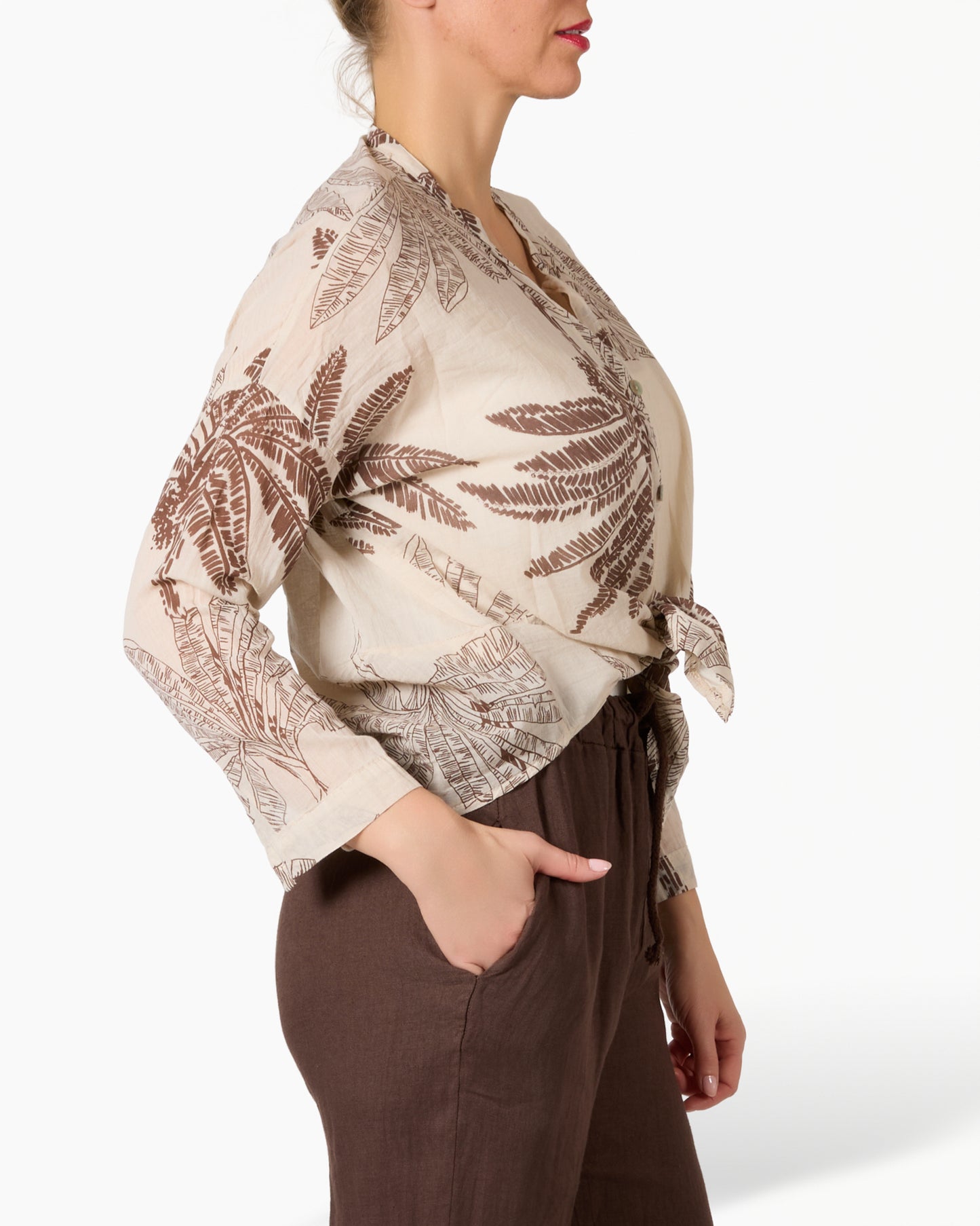 Blouse boutonnée imprimé palmier beige