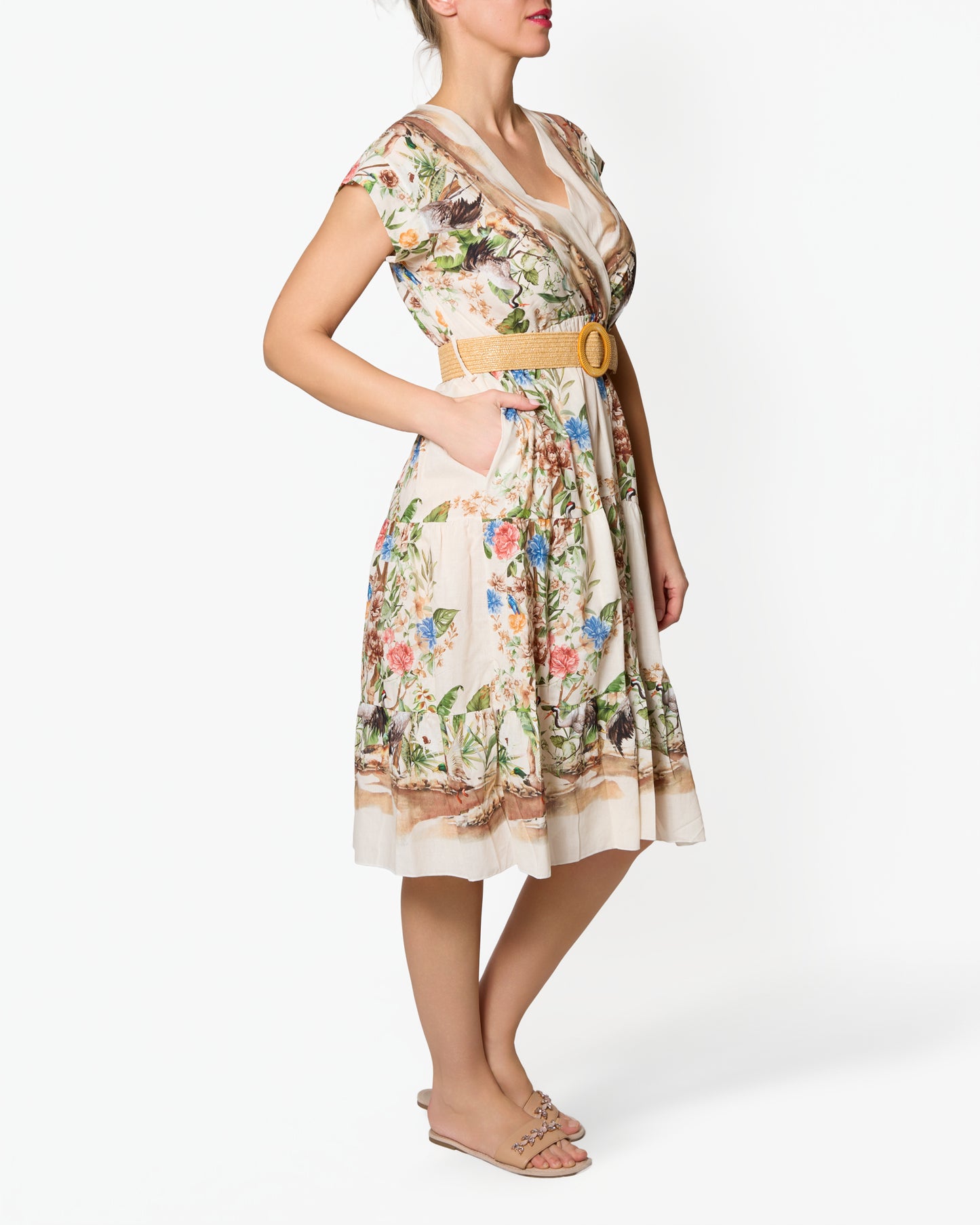 Robe florale campagne ceinturée à manches courtes