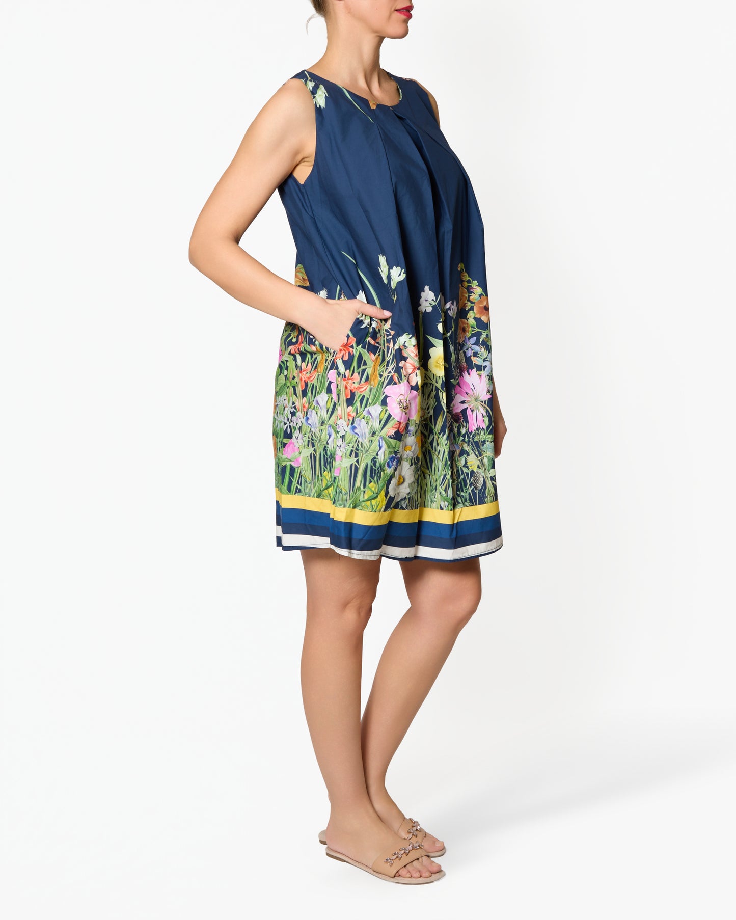 Robe midi sans manches midnight avec bas floral