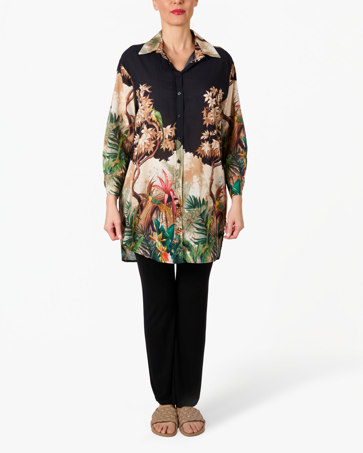 Blouse longue boutonnée à l’avant noire imprimé jungle tropicale