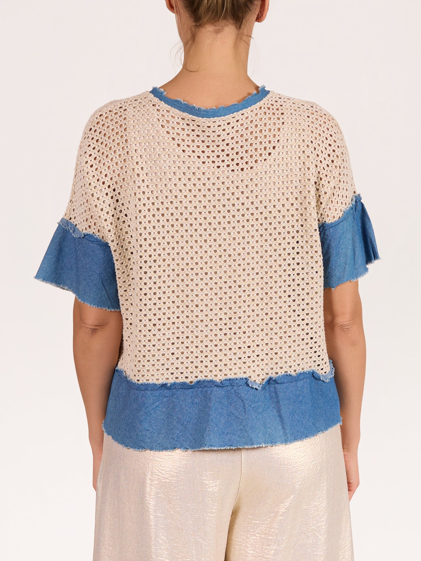 Haut en tricot ample beige avec bordures en denim brut