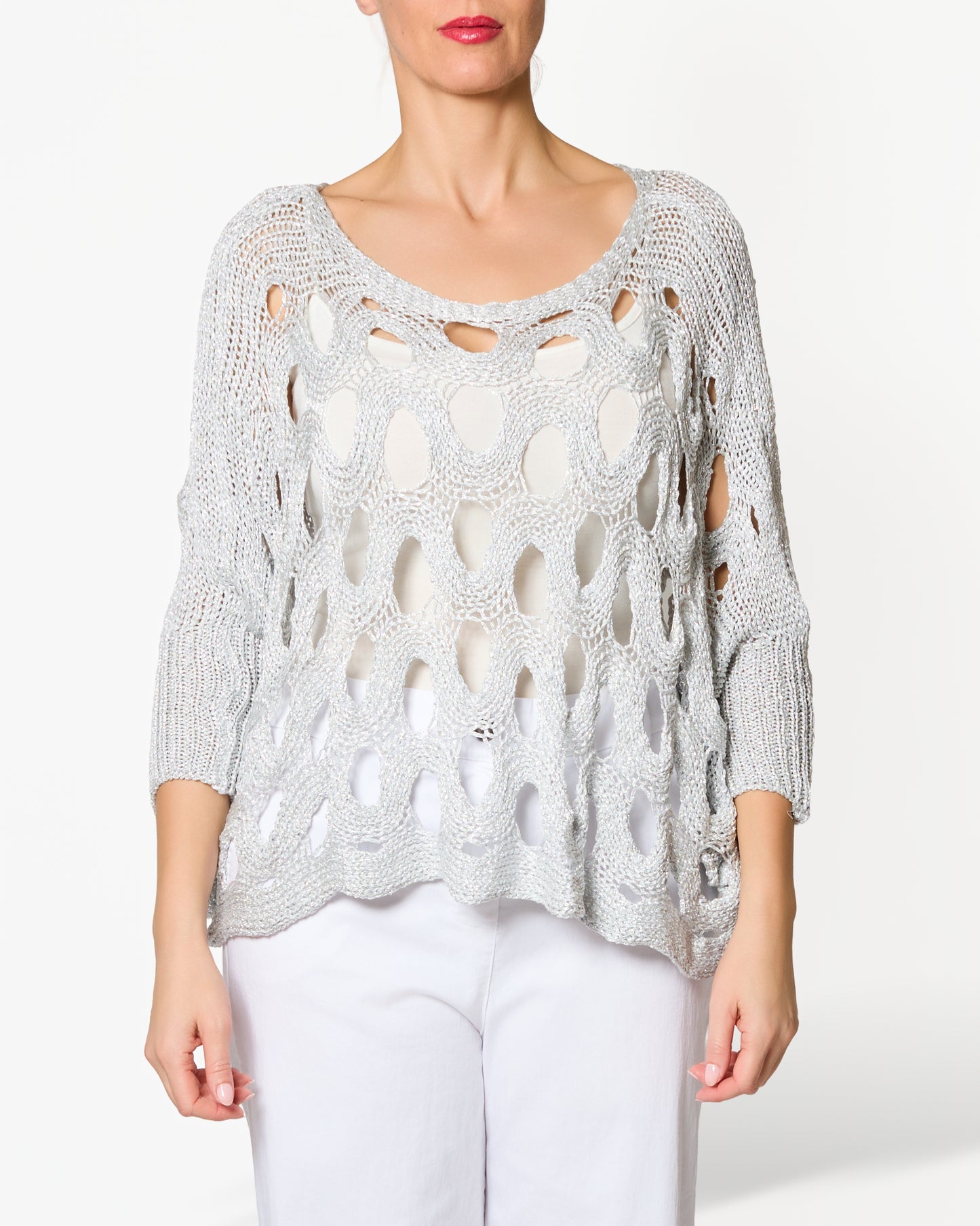 Pull en lurex argent à encolure bateau et épaules tombantes motif tourbillon circulaire