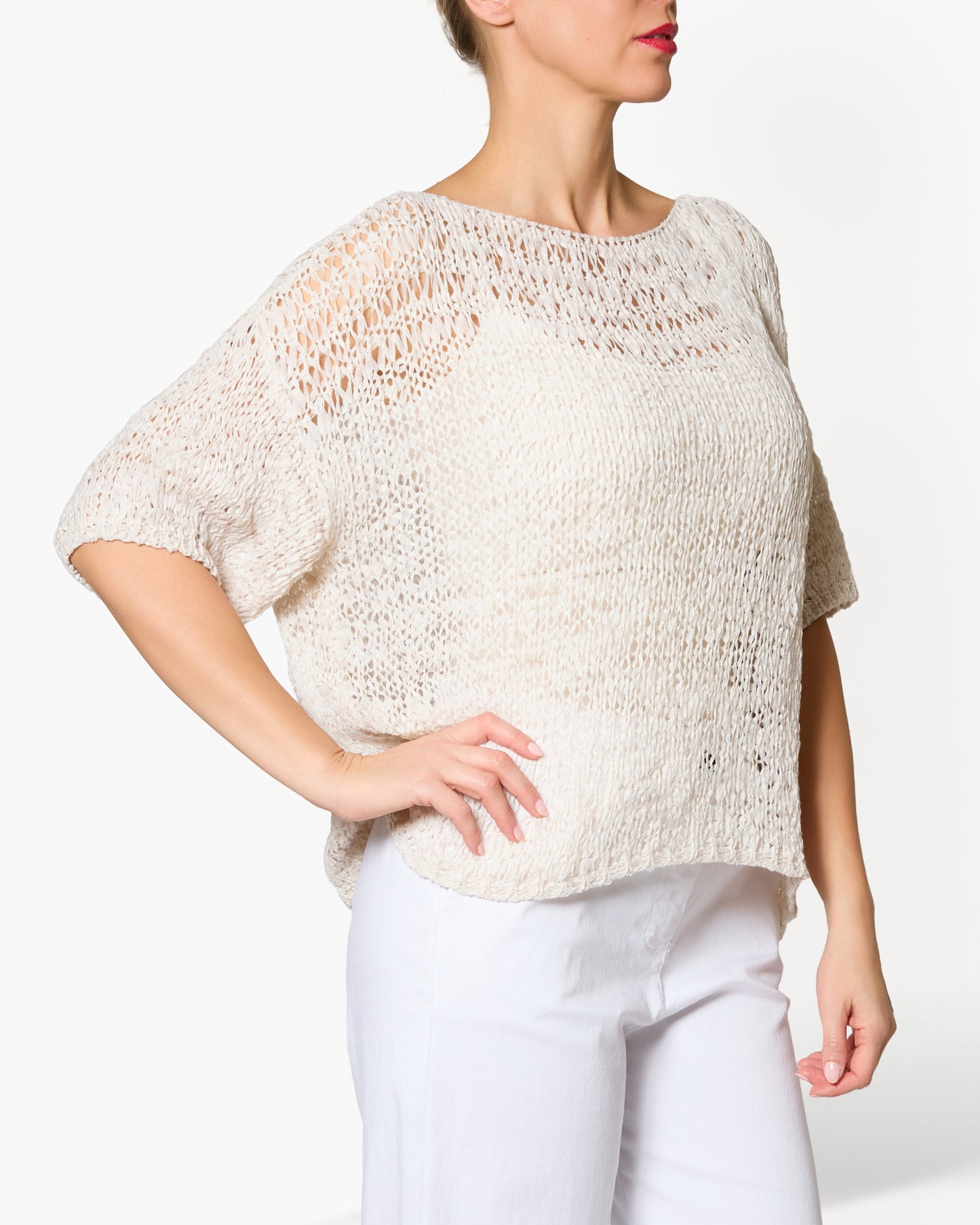Pull en crochet gris à encolure bateau et épaules tombantes
