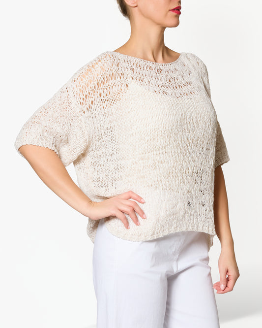 Pull en crochet gris à encolure bateau et épaules tombantes