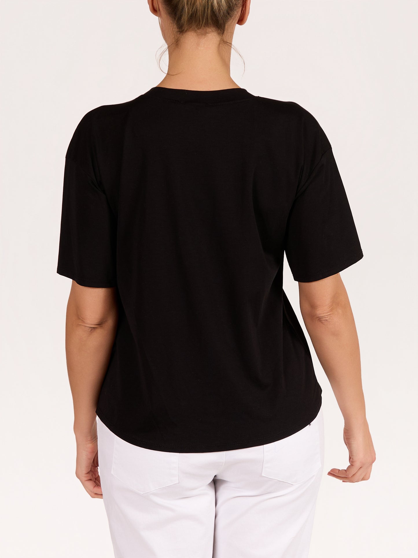 T-shirt noir à embellissement floral
