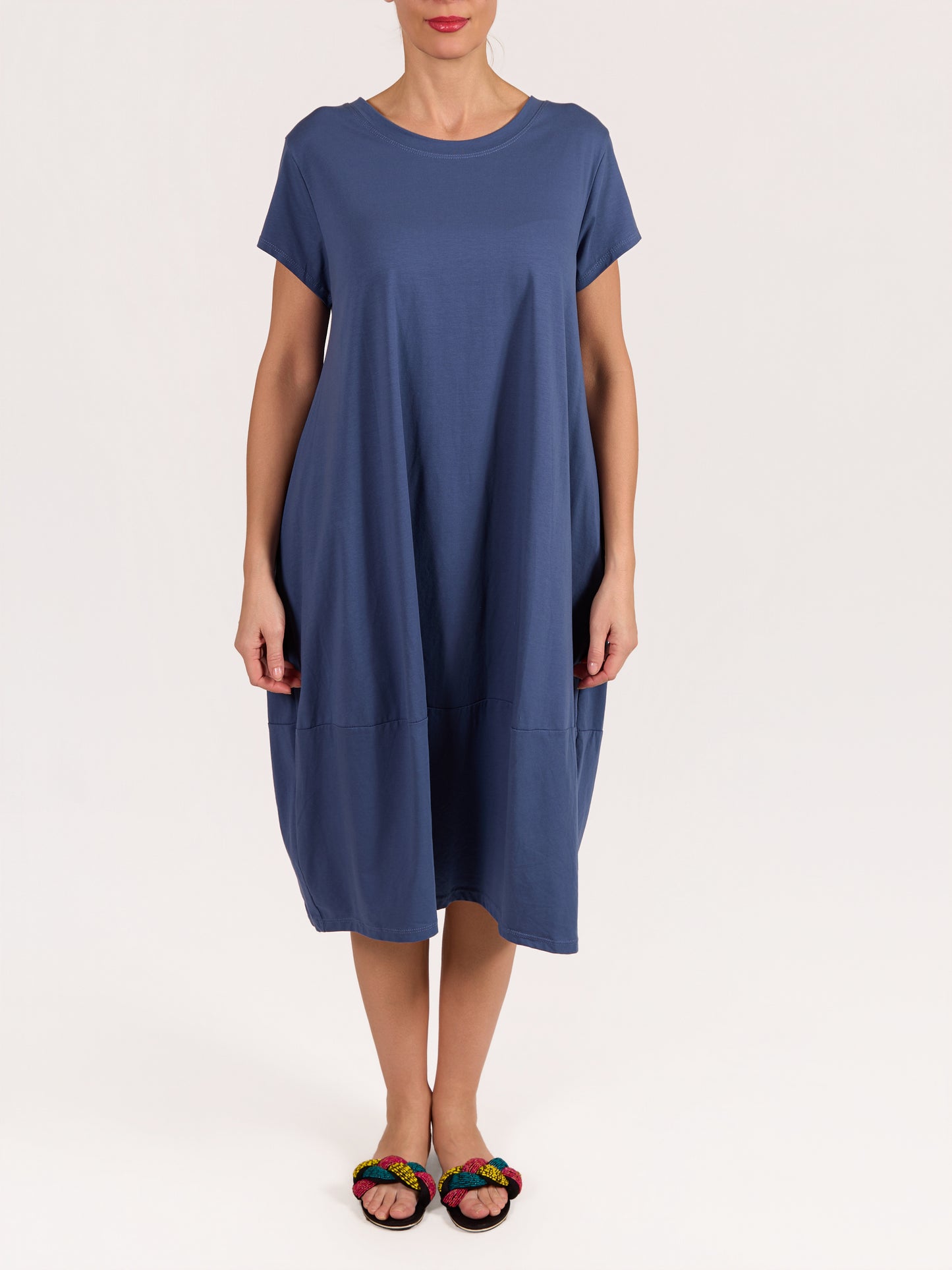 Robe t-shirt coupe barrel bleu denim à poches