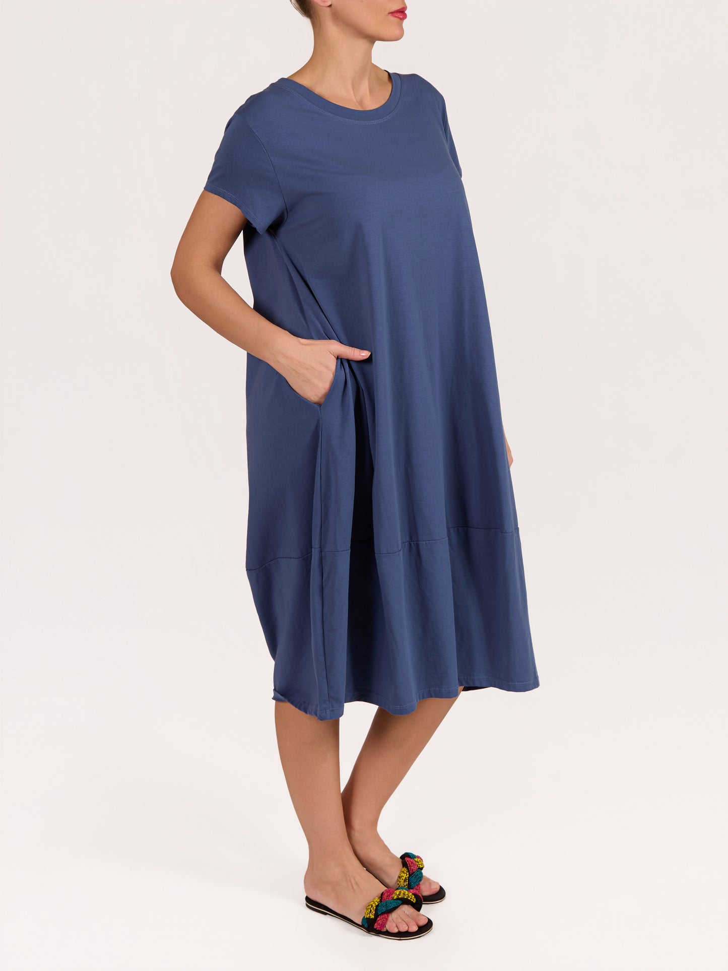 Robe t-shirt coupe barrel bleu denim à poches