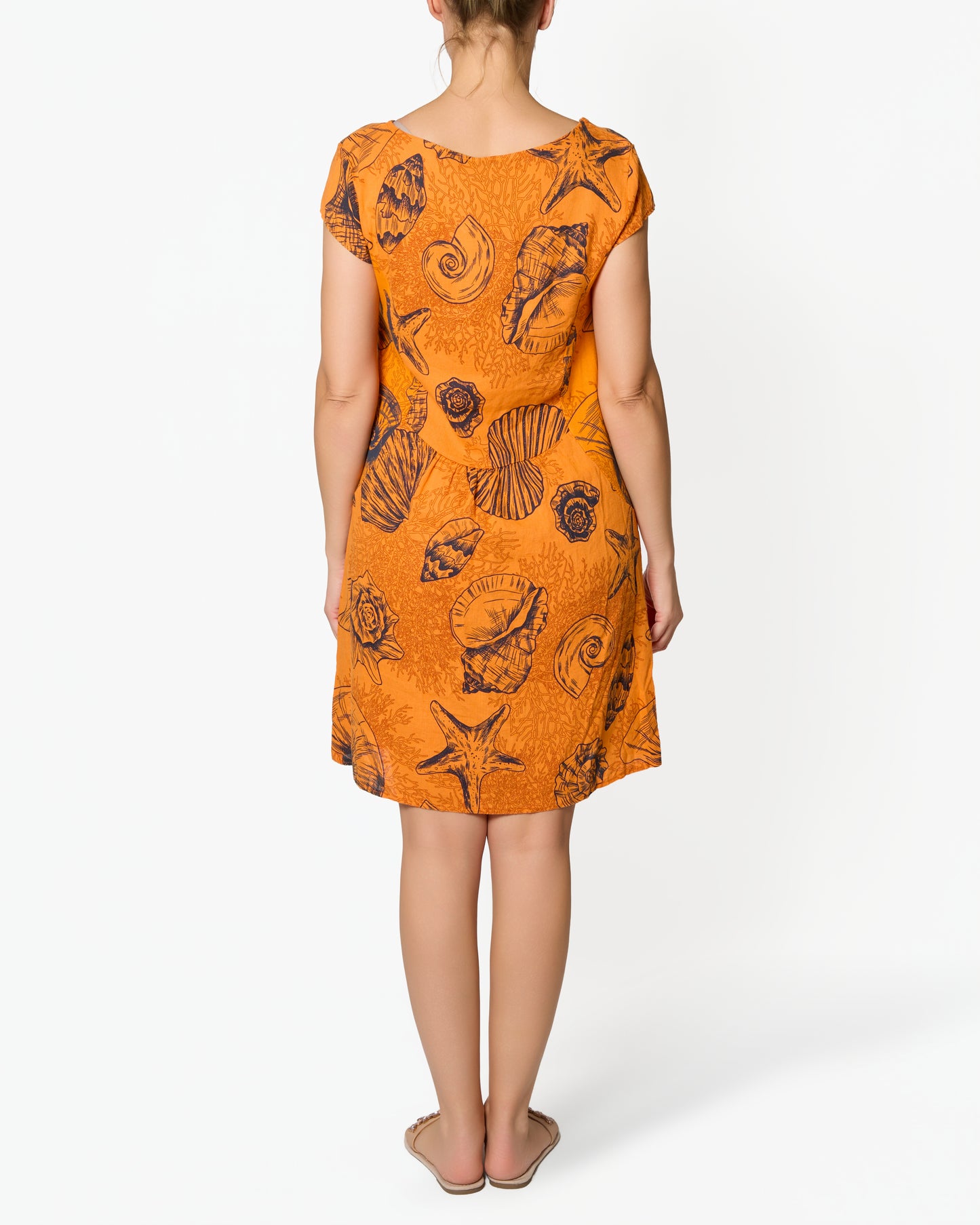 Robe orange à manches capuchon avec imprimé coquillages et côtés en maille côtelée