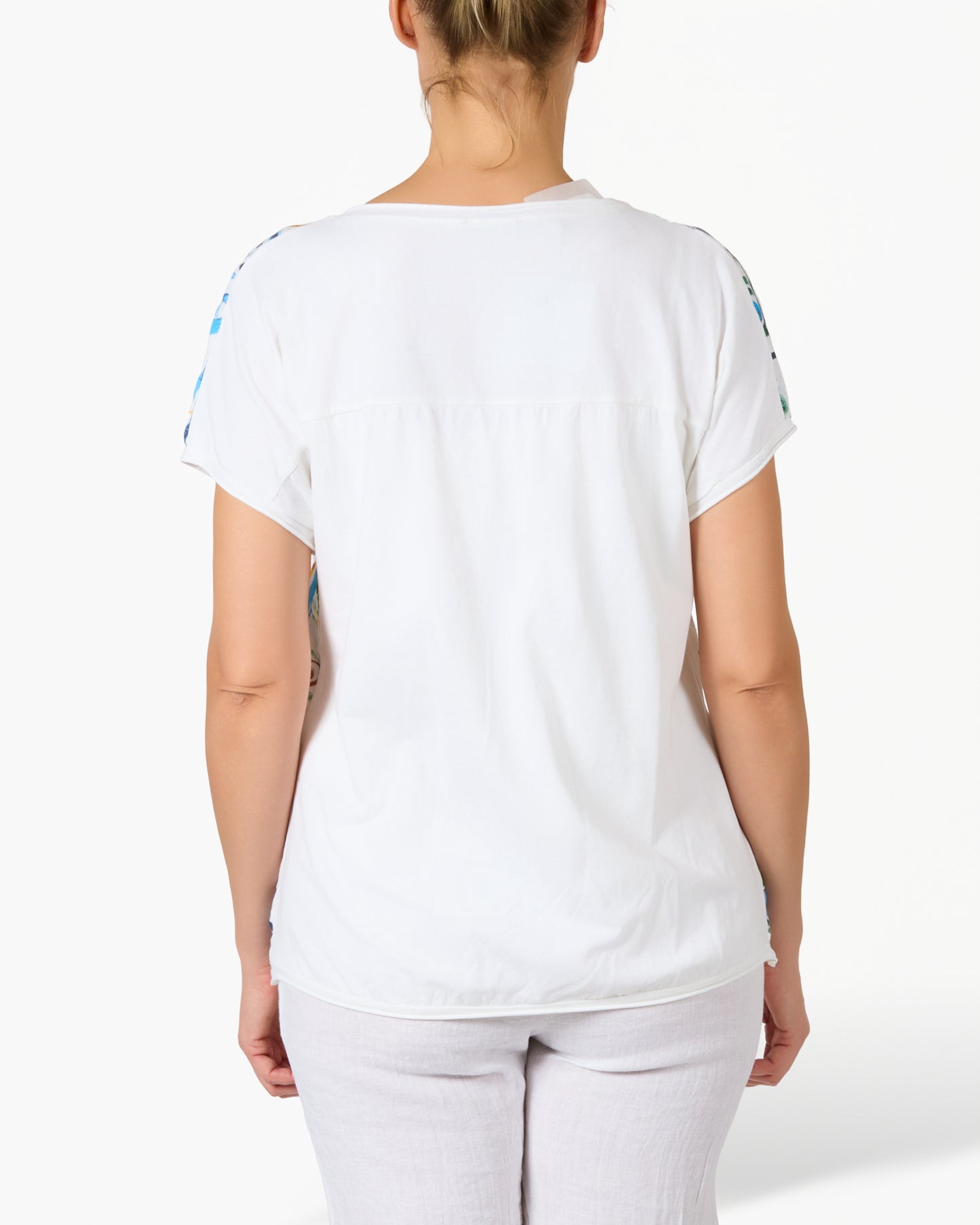 T-shirt blanc graphique poisson dessiné à la main