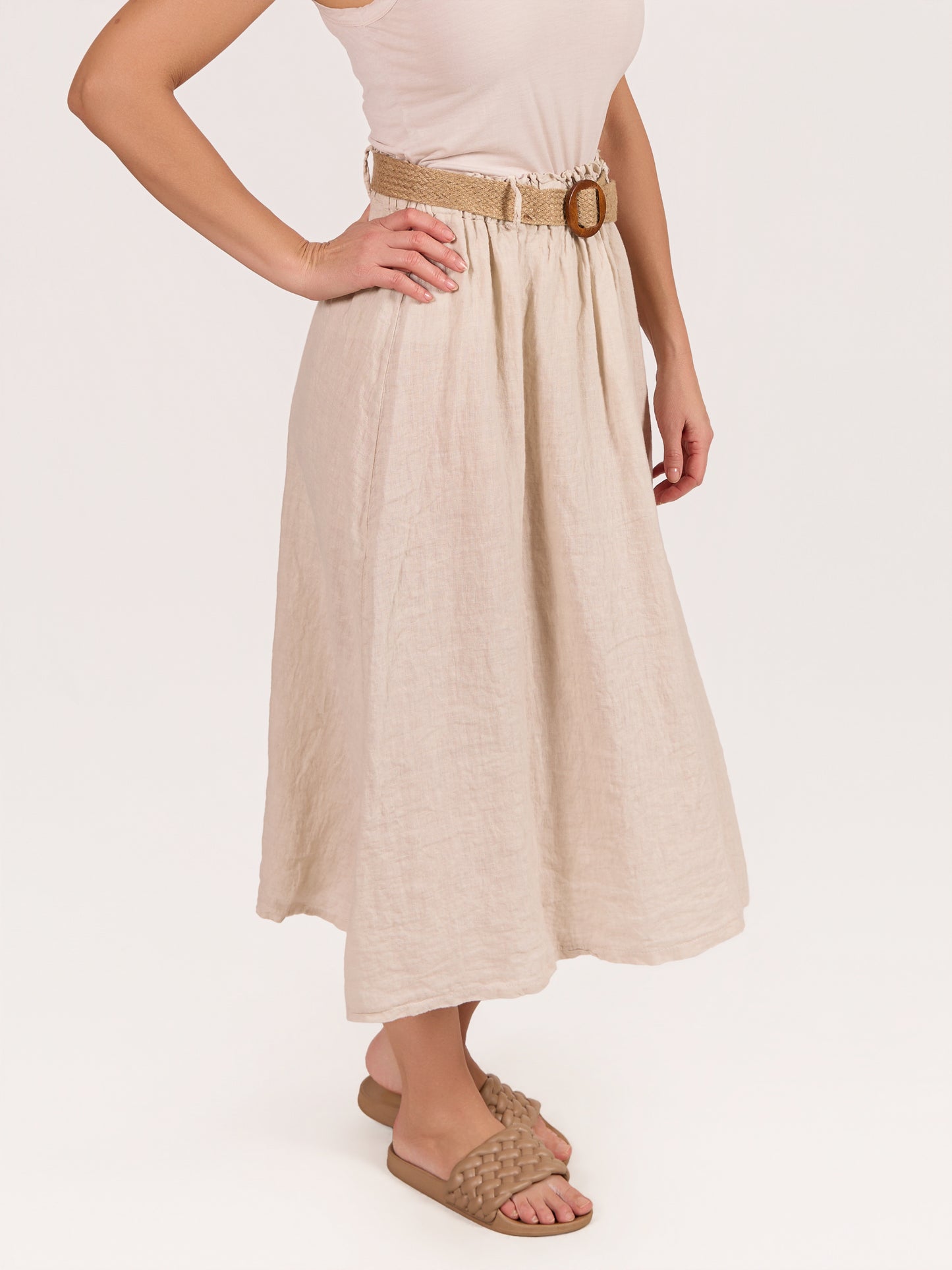 Jupe beige en lin ceinturée