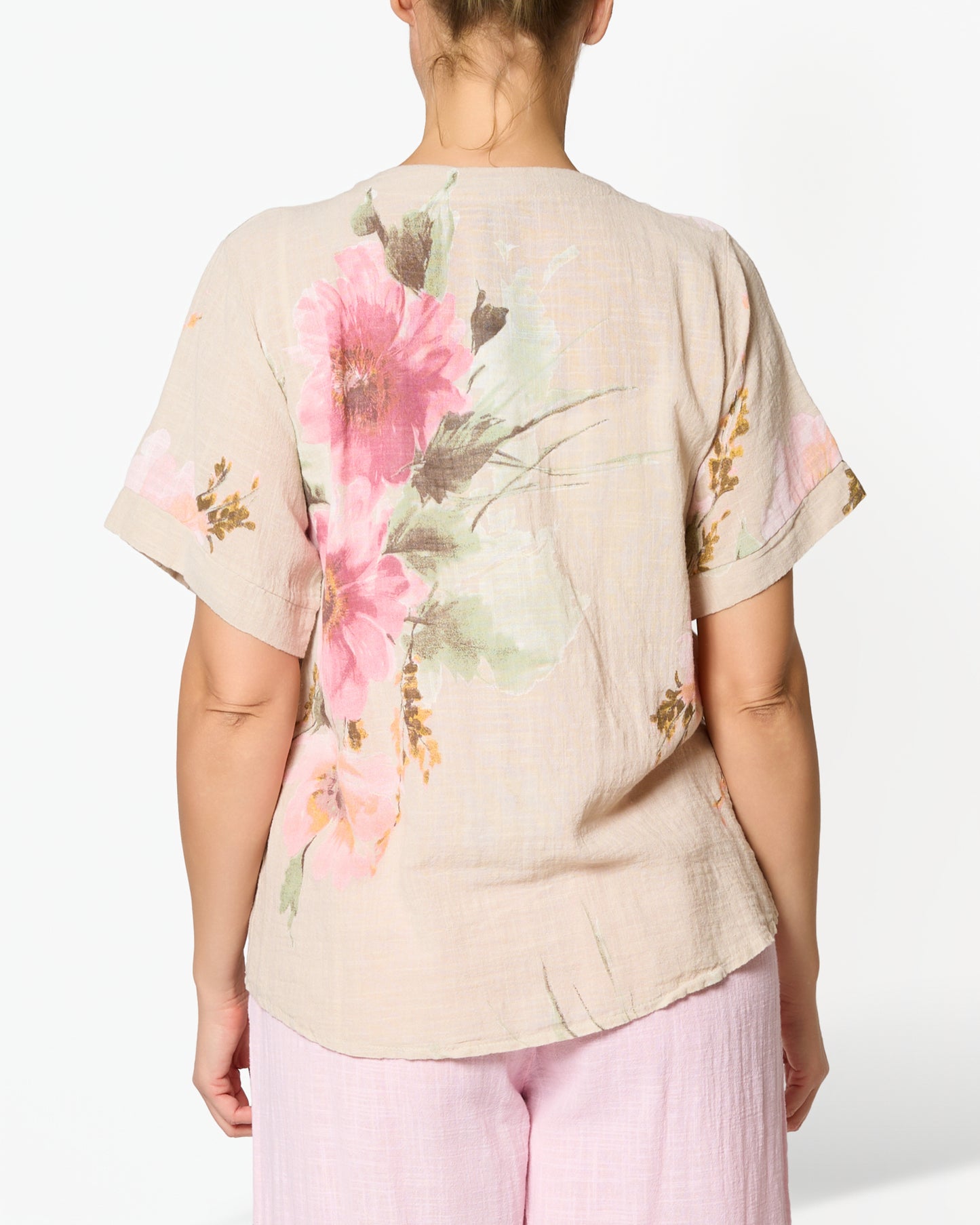 Chemise Beige à Manches Courtes avec Patte de Boutonnage à 1 Bouton et Imprimé Floral