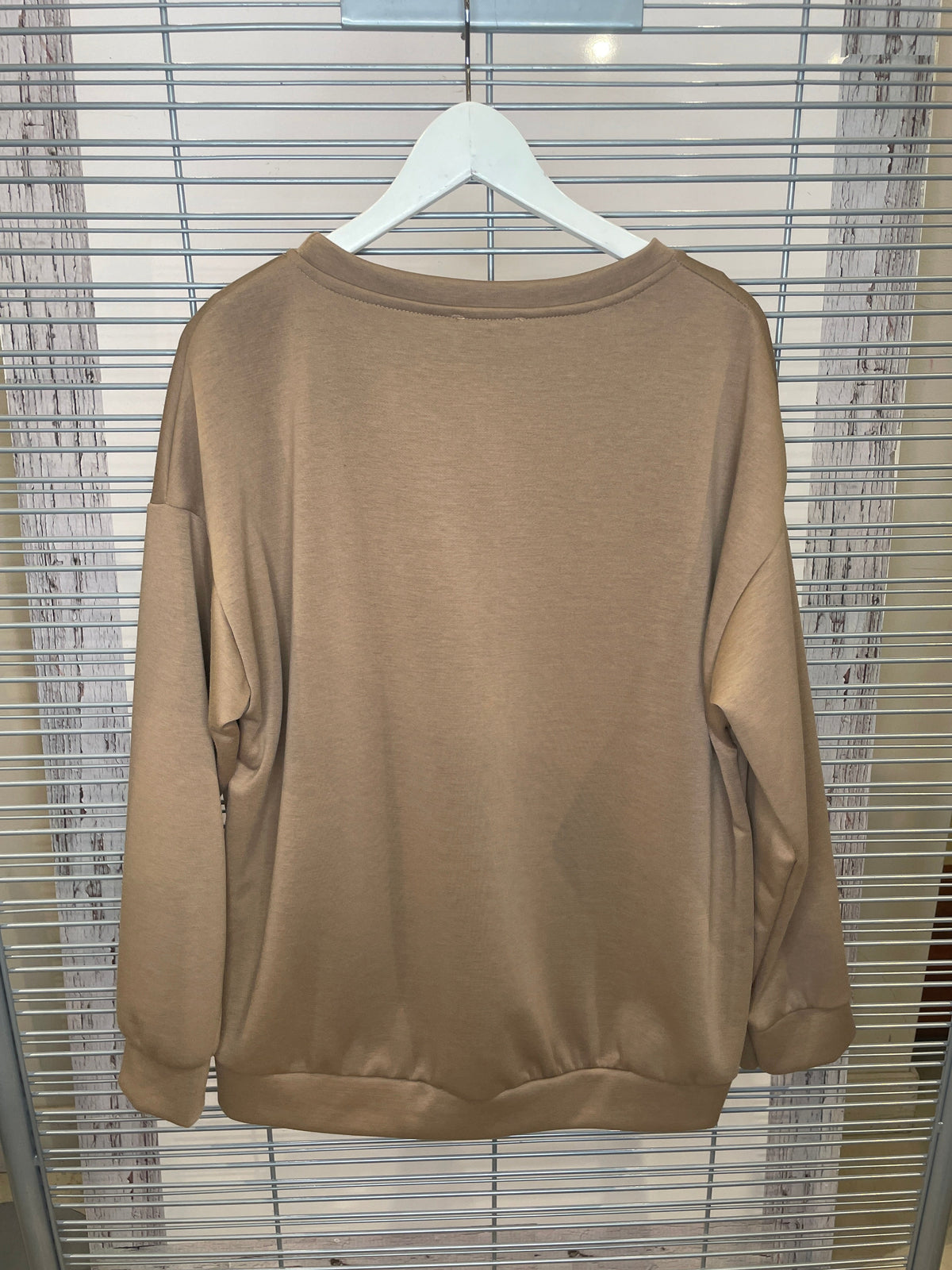 Heart Patch Crewneck Sweatshirt – Camel