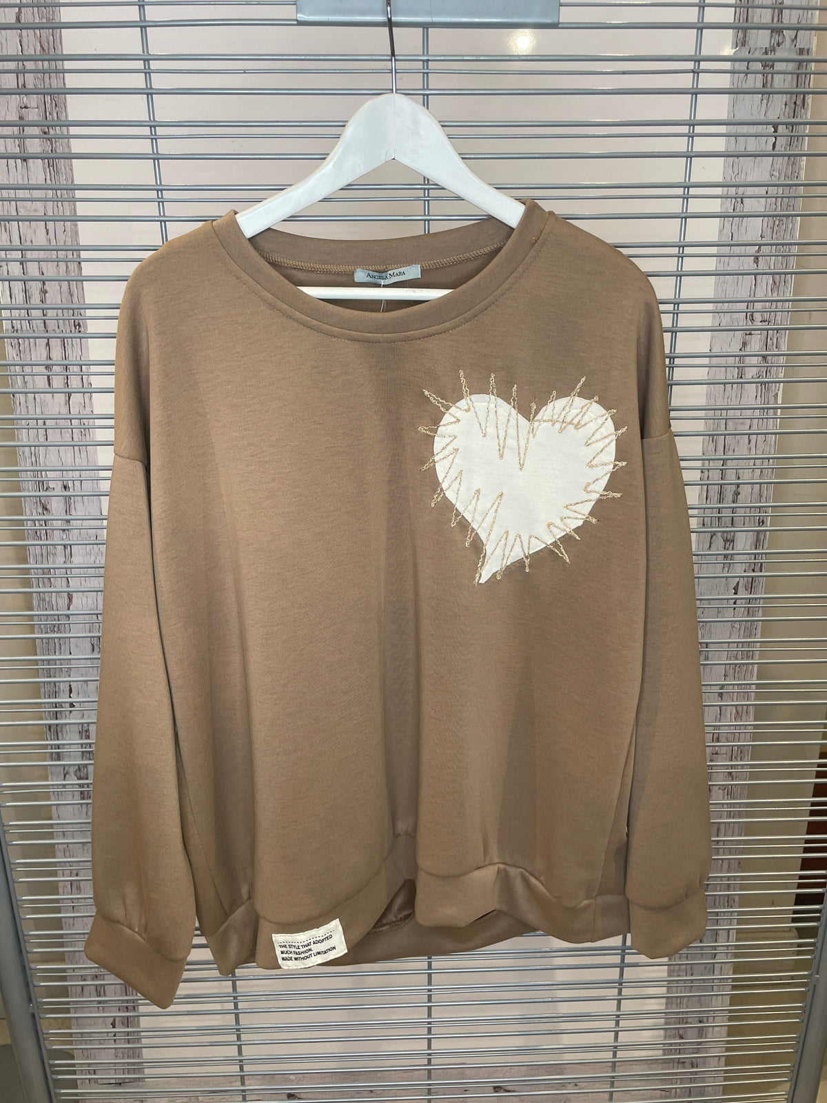 Heart Patch Crewneck Sweatshirt – Camel