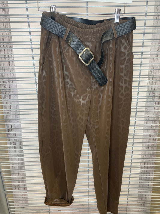 Tonal Leopard Print Tapered Pants with Belt – Brown
