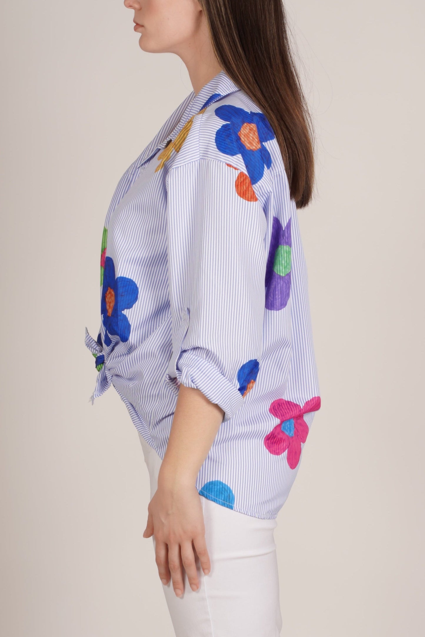 Chemise boutonnée à manches longues bleu océan avec imprimé marguerites