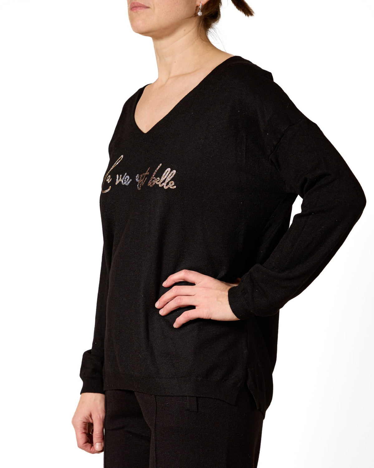 Ebony V-Neck "LA VIE ET BELLE" Long Sleeve
