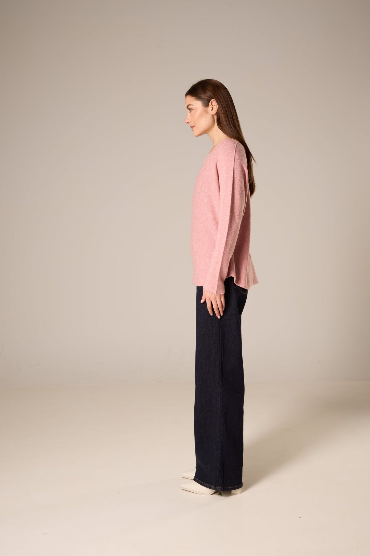 Lightweight Wide V-Neck Knit Sweater – Rose