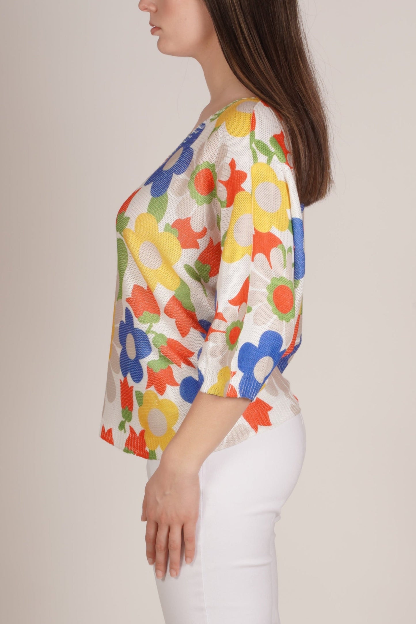 Pull blanc à col rond et imprimé marguerites