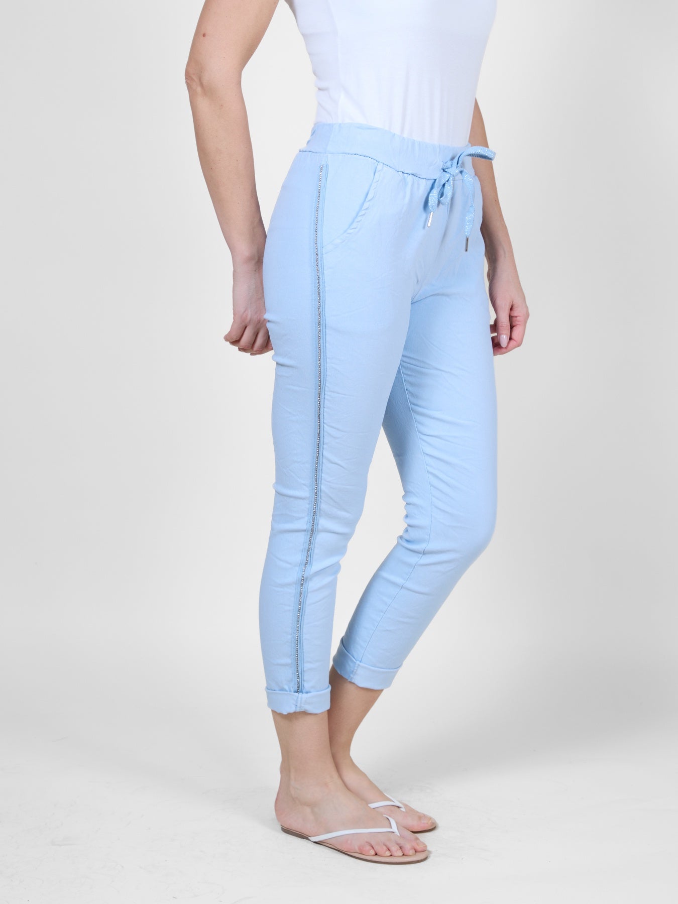 Pantalon de jogging bleu ciel avec détails de perles