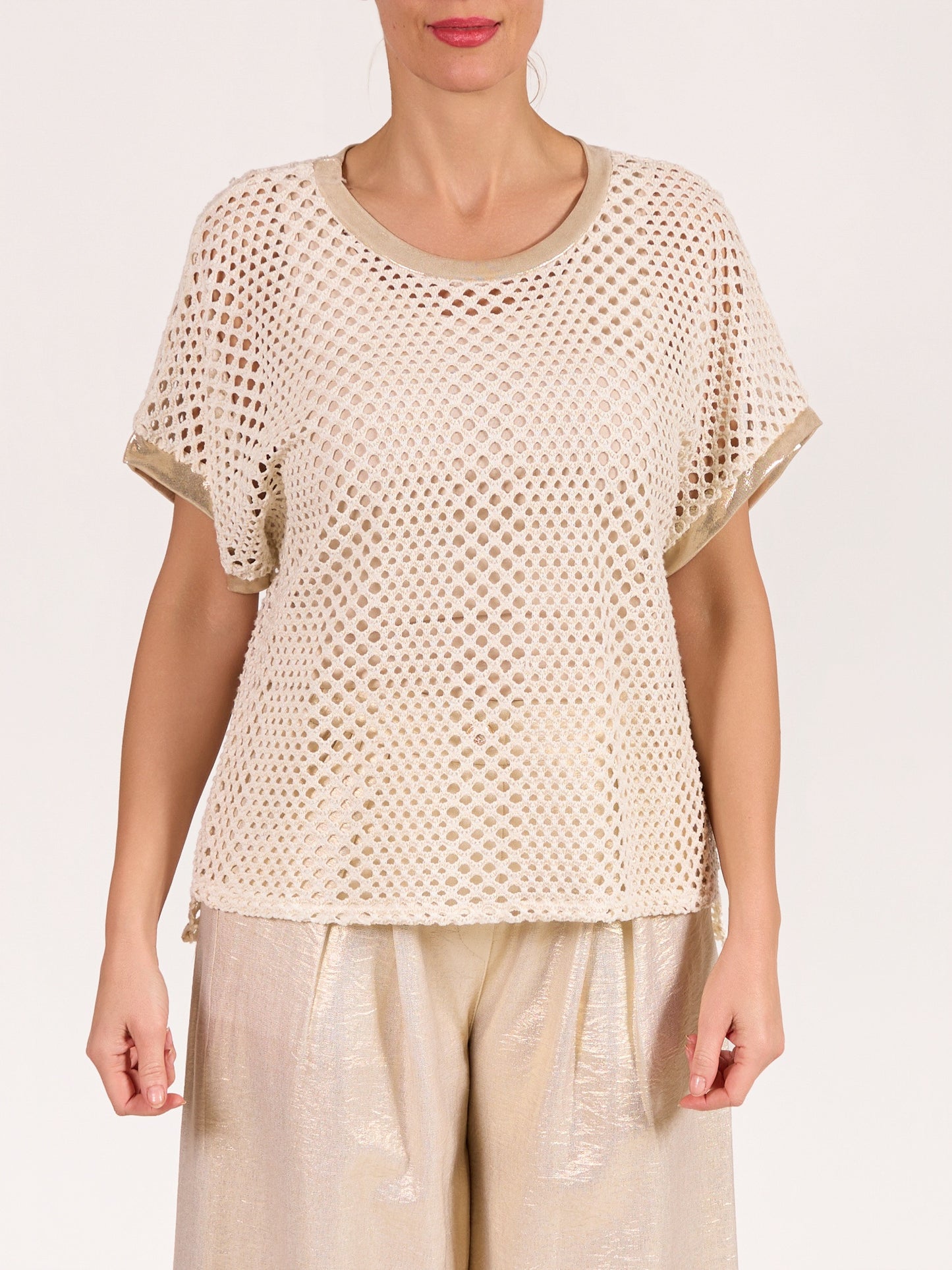 Pullover champagne en crochet à manches courtes avec bordure effet foil et ourlet asymétrique