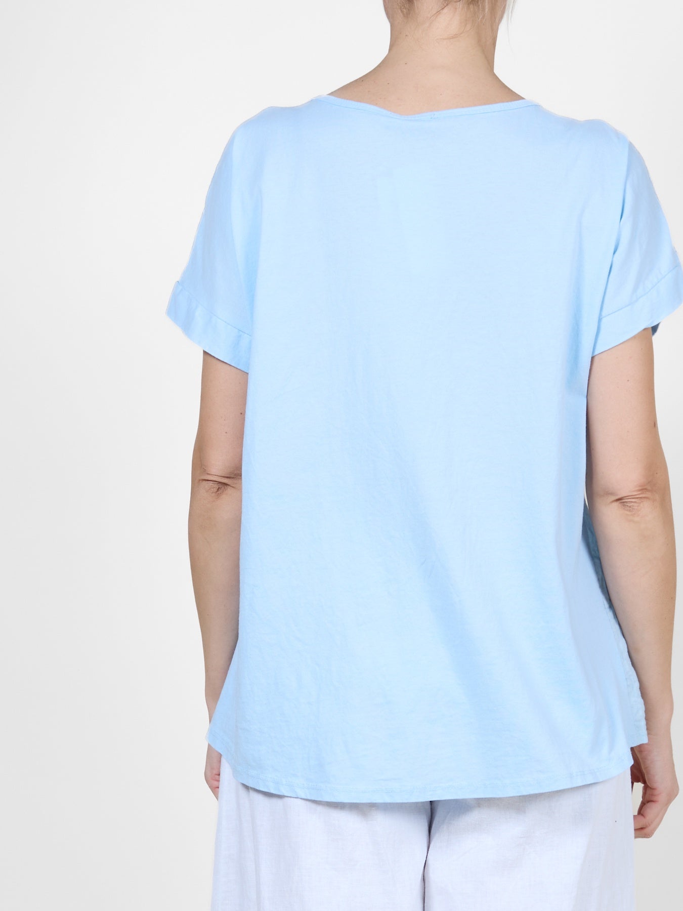 T-shirt bleu clair à motif argenté métallisé à coups de pinceau et à pois