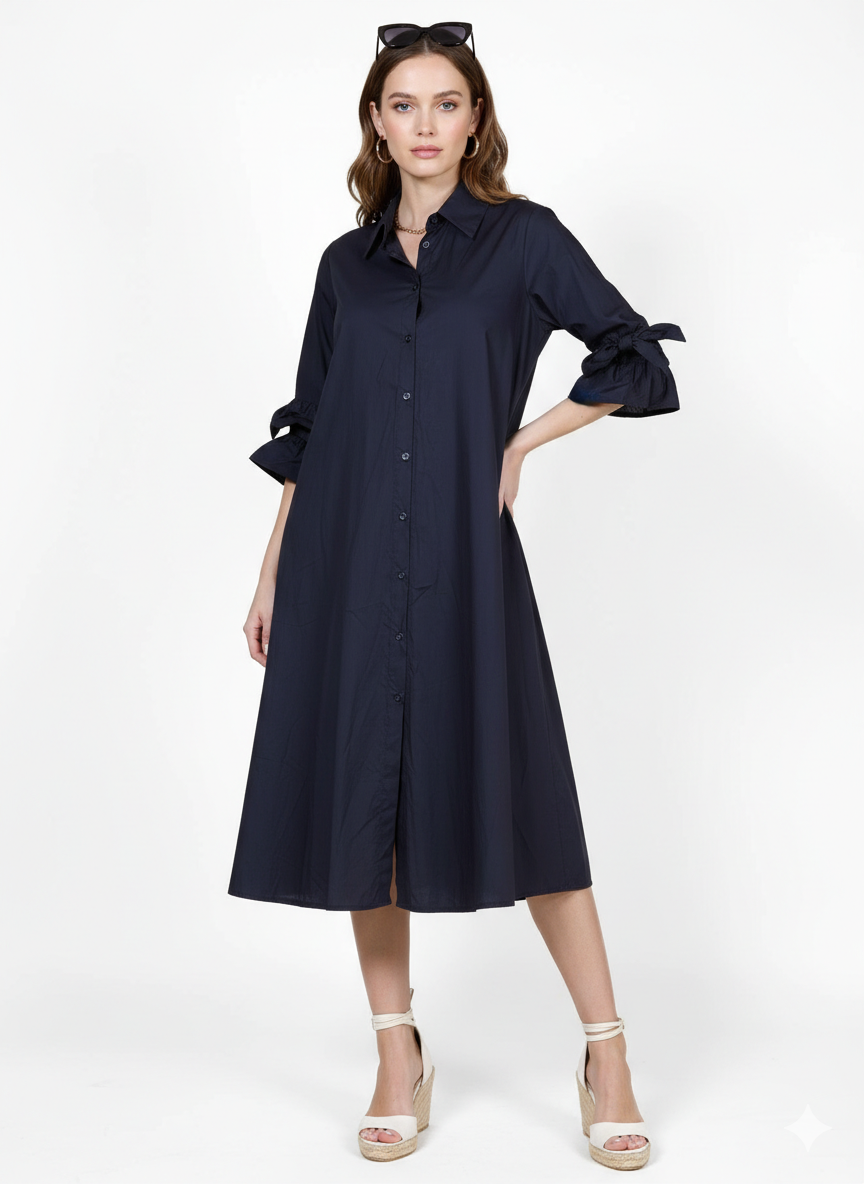 Robe noire boutonnée sur le devant avec manches à volants 3/4