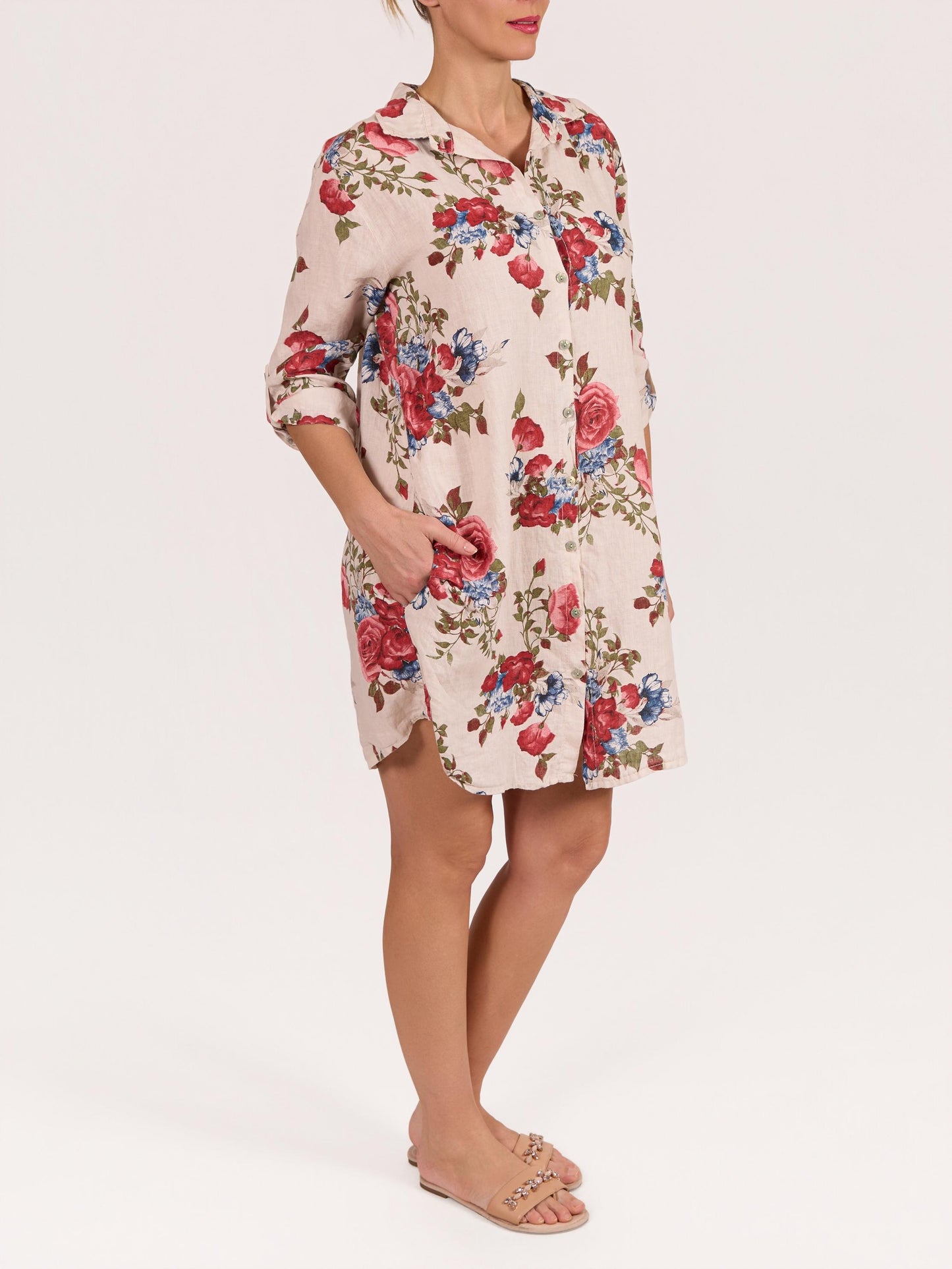 Chemise beige boutonnée à l’avant à manches retroussables avec imprimé floral