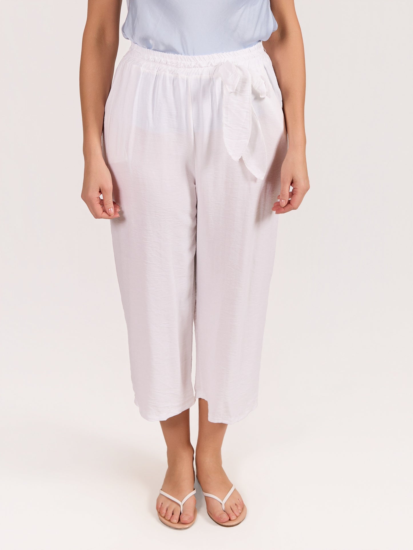 Pantalon Blanc à Taille Élastique avec Détail à Nouer à l’Avant