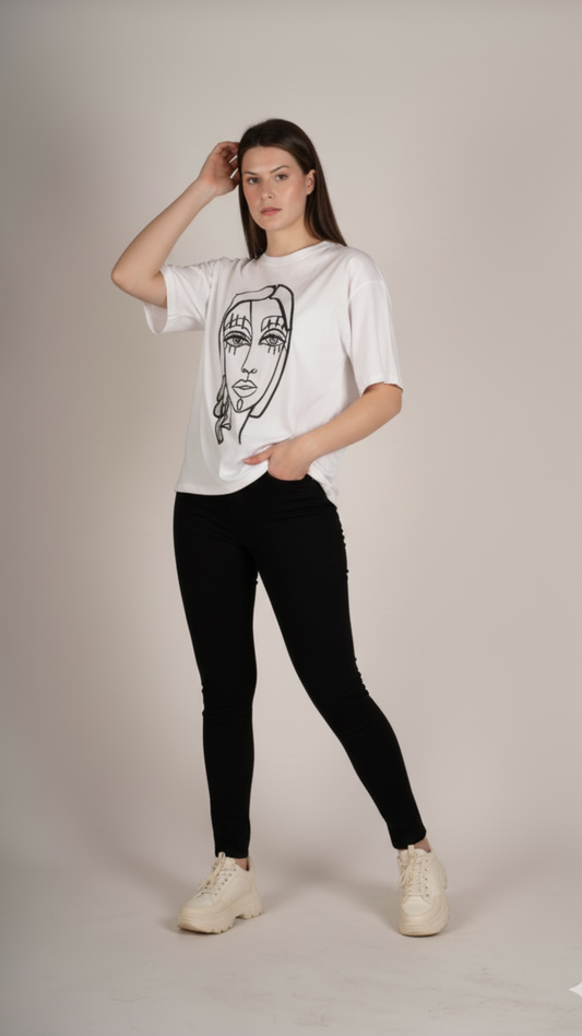 T-shirt à motif visage avec strass blancs