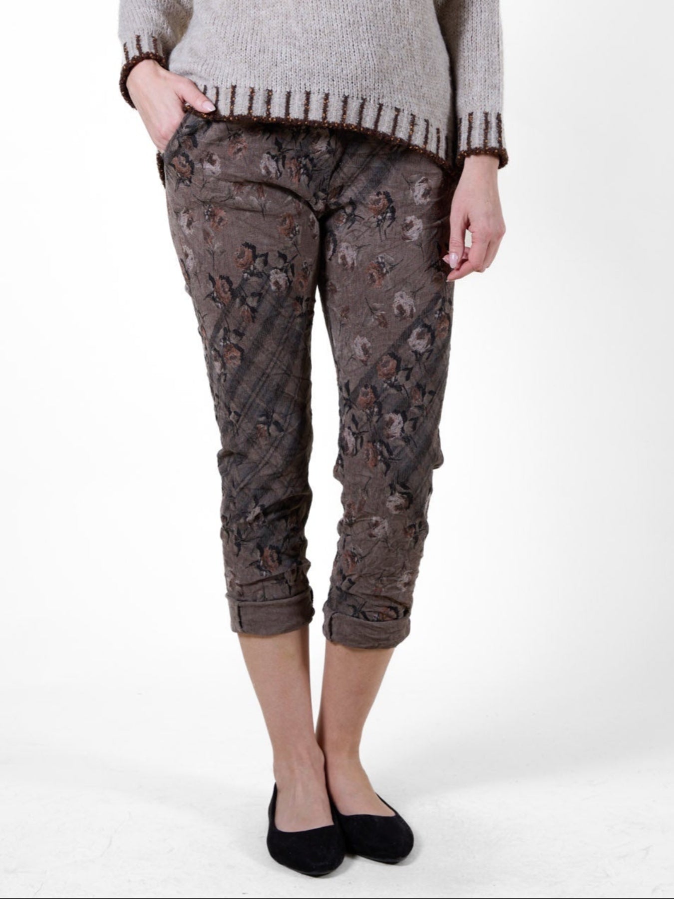 Pantalon côtelé court à carreaux floraux taupe avec cordon de serrage