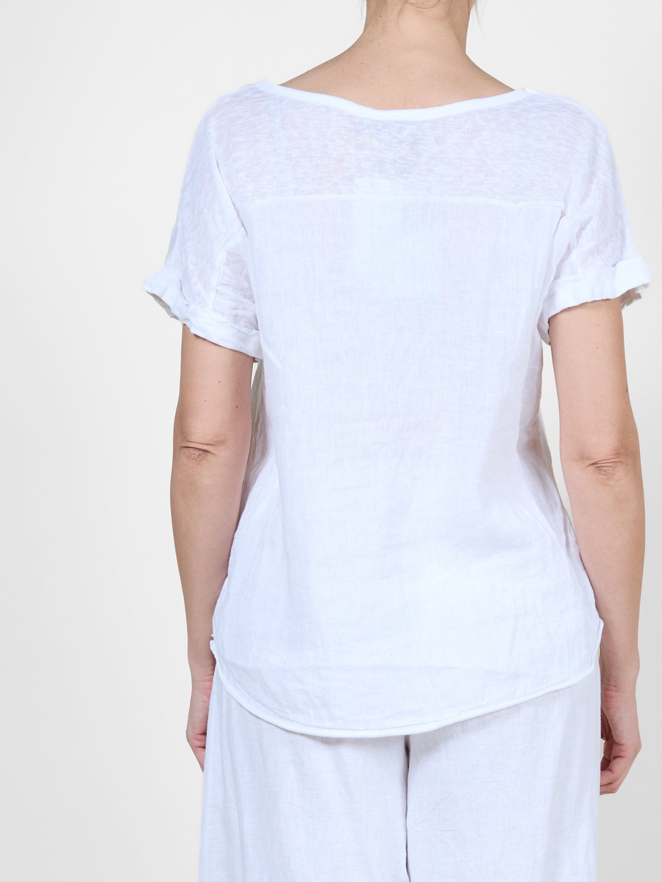 T-shirt blanc léger à col en V