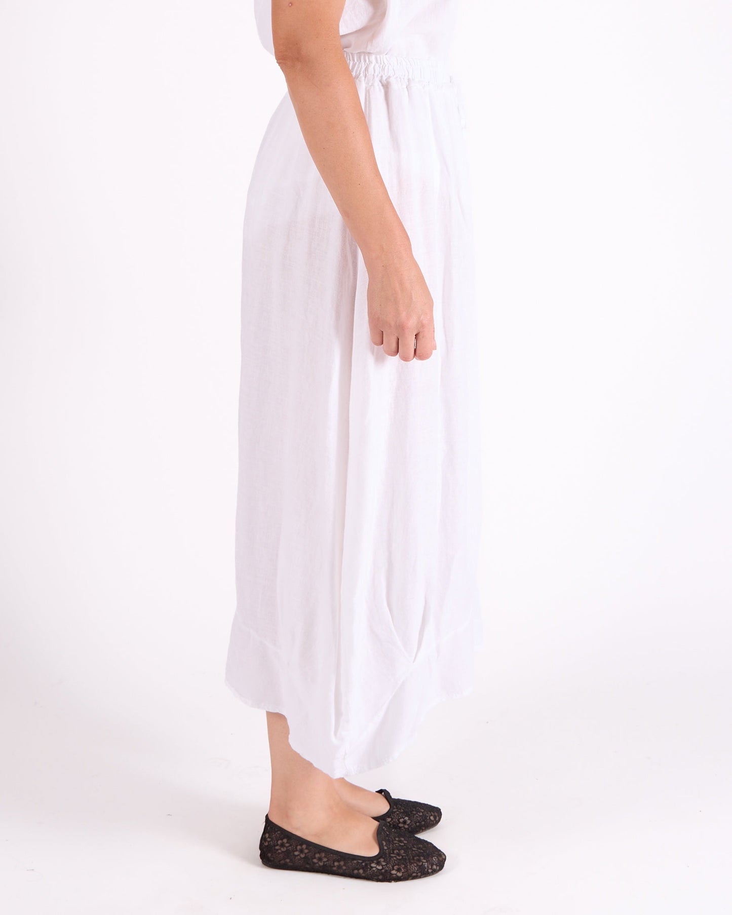 White Pull on Drawstring Band Hem 2 pocket insirt Skirt