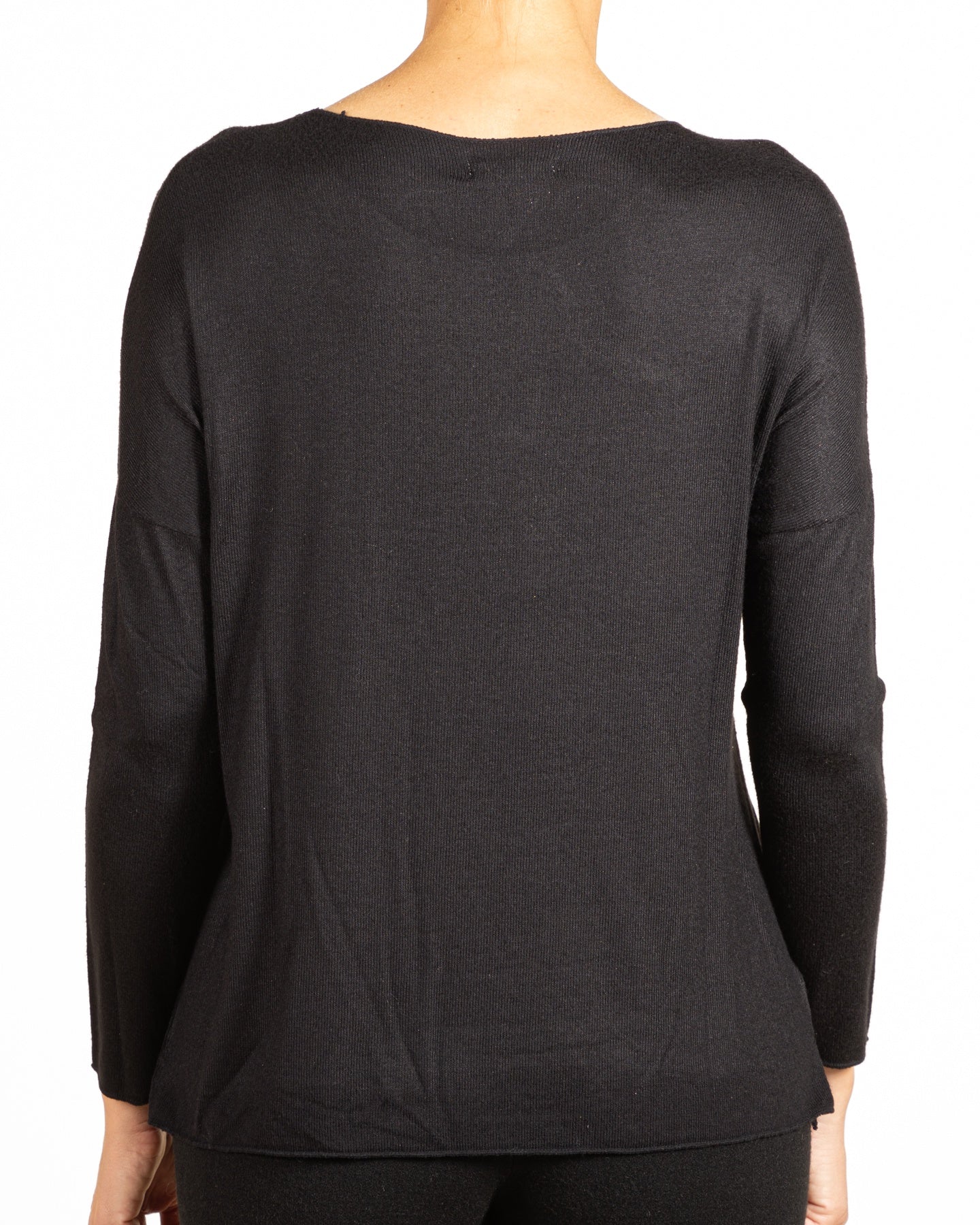 Pull noir à col rond et épaules tombantes, effet métallisé