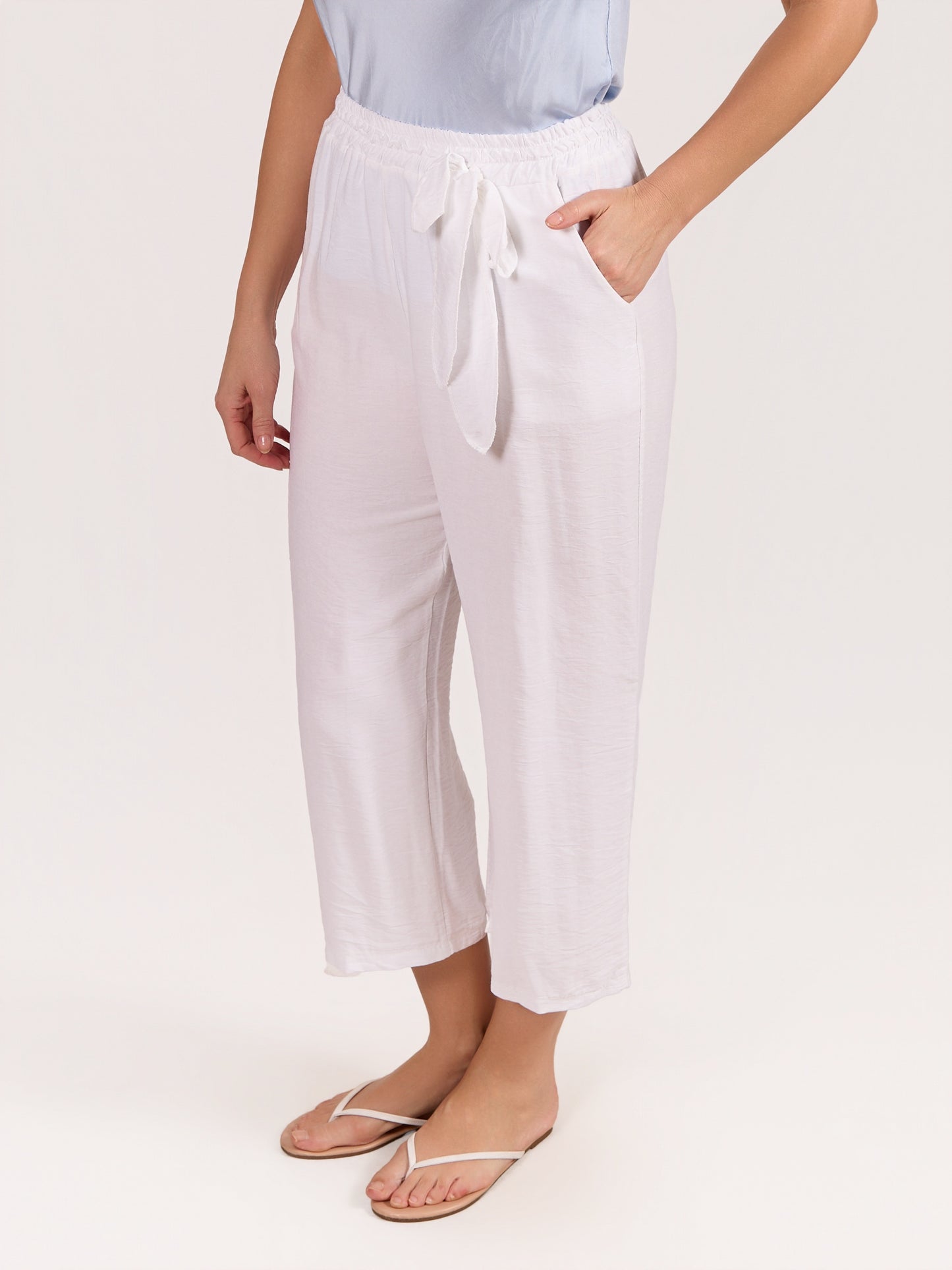 Pantalon Blanc à Taille Élastique avec Détail à Nouer à l’Avant