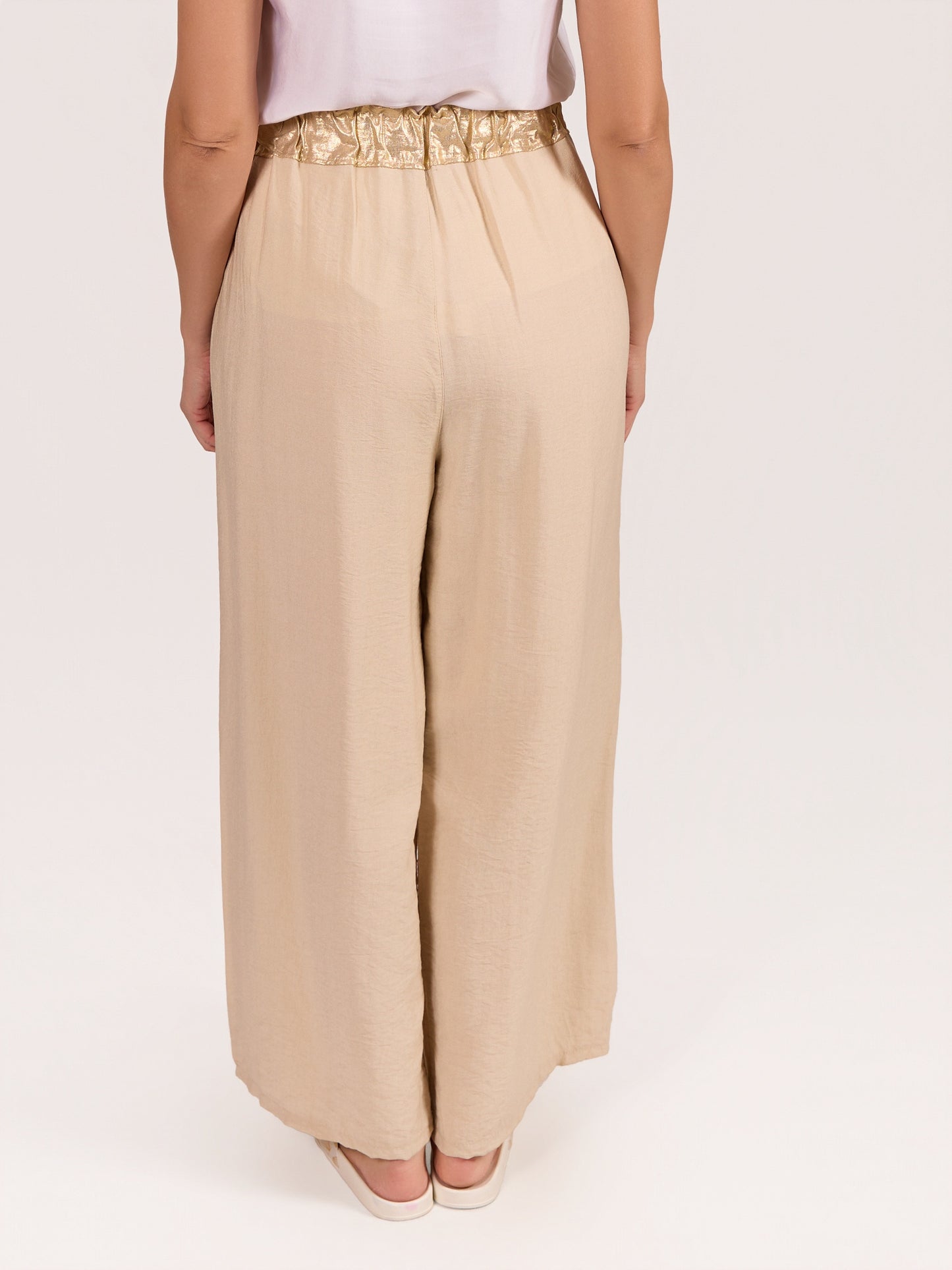 Pantalon beige à enfiler à jambe large avec taille effet foil