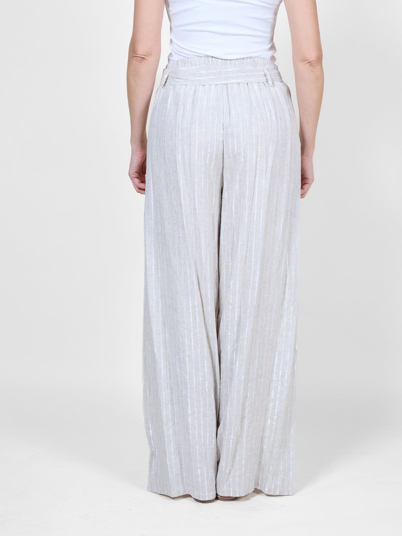 Pantalon large couleur avoine chinée avec rayures métalliques et ceinture à nouer