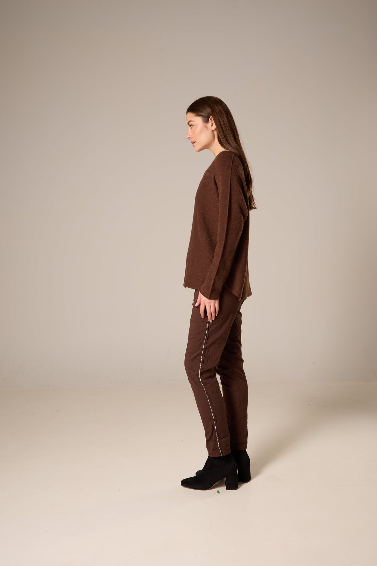 Lightweight Wide V-Neck Knit Sweater – Espresso