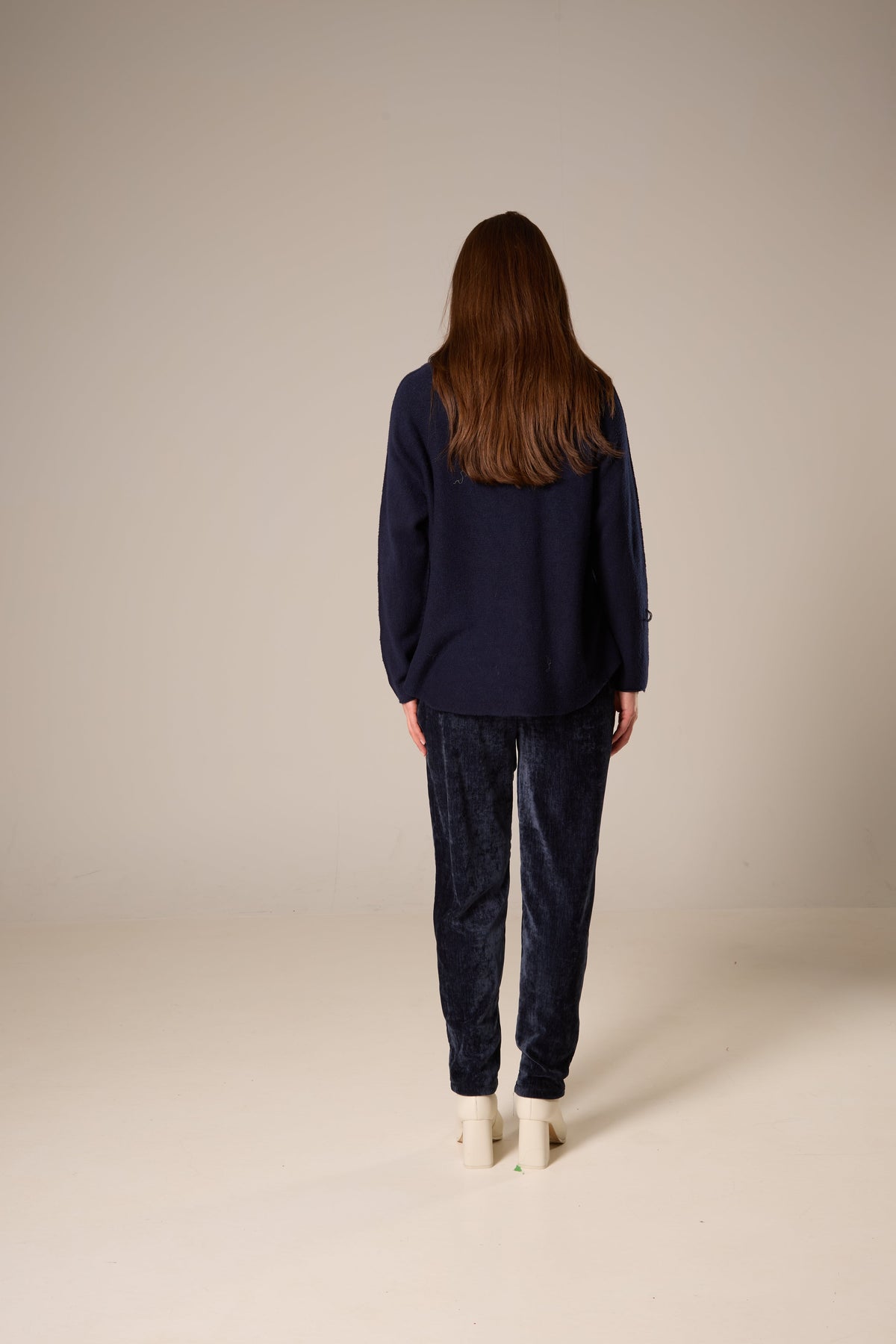 Lightweight Wide V-Neck Knit Sweater – Blue