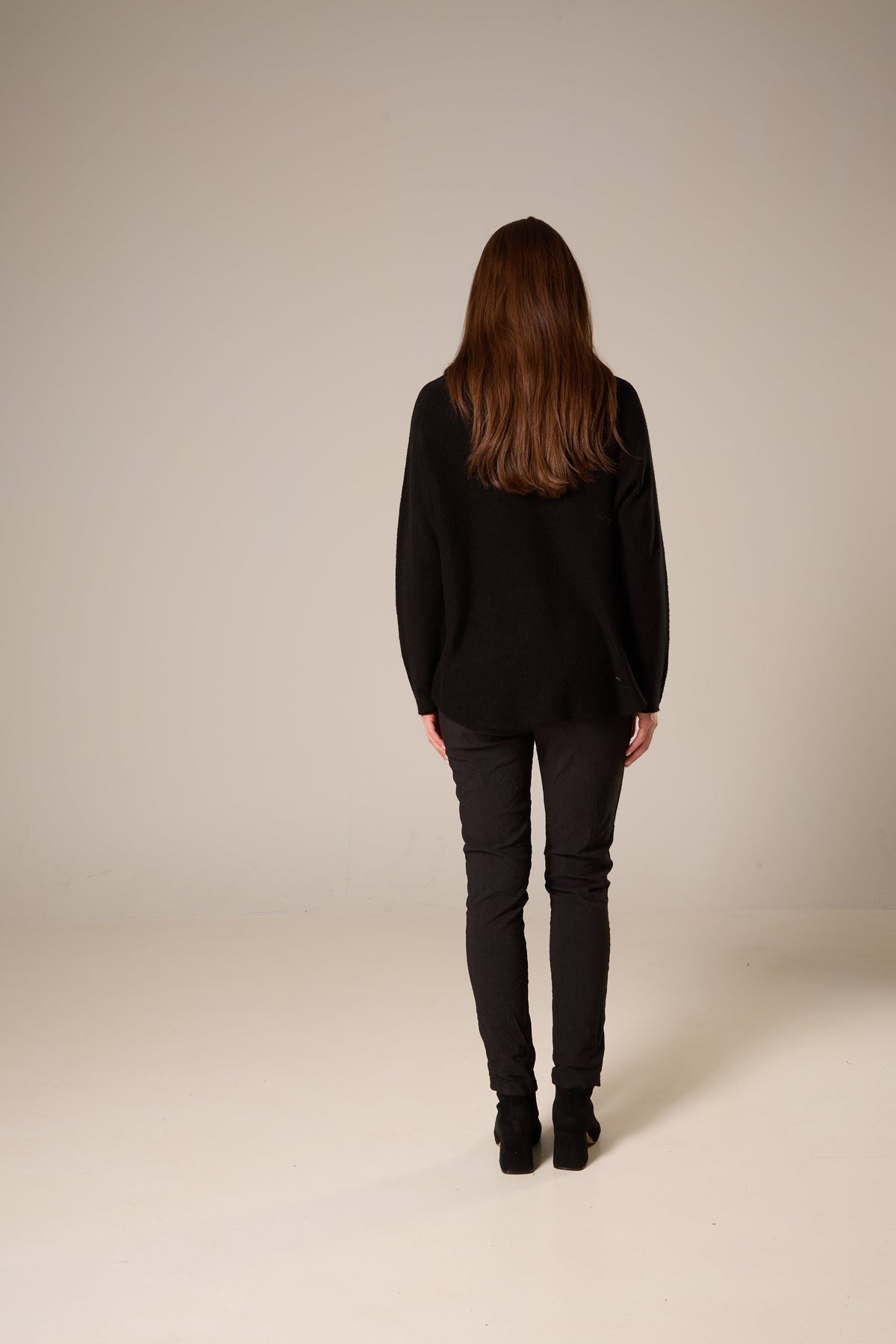 Lightweight Wide V-Neck Knit Sweater – Black